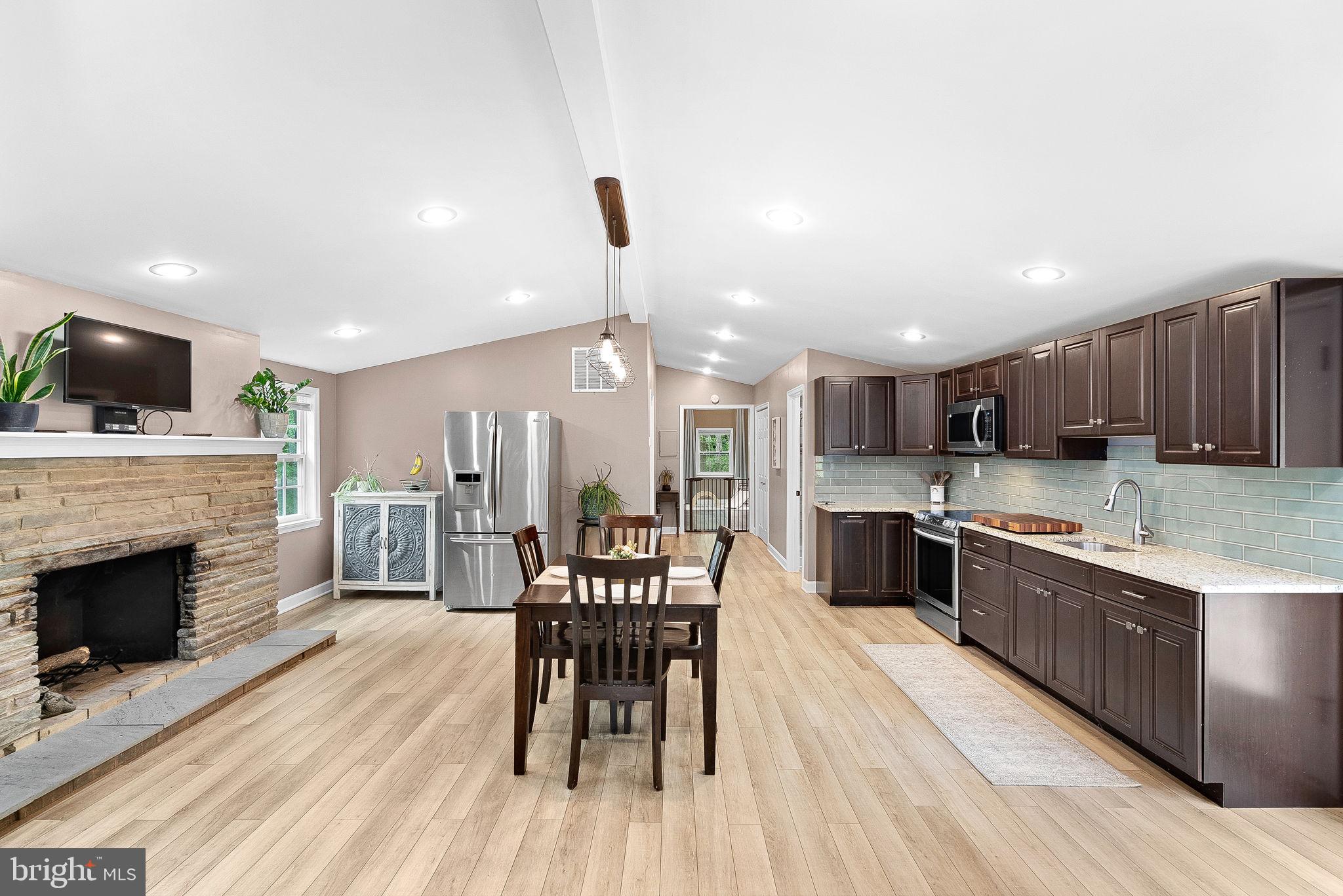 RIVER VIEW PARK - Residential