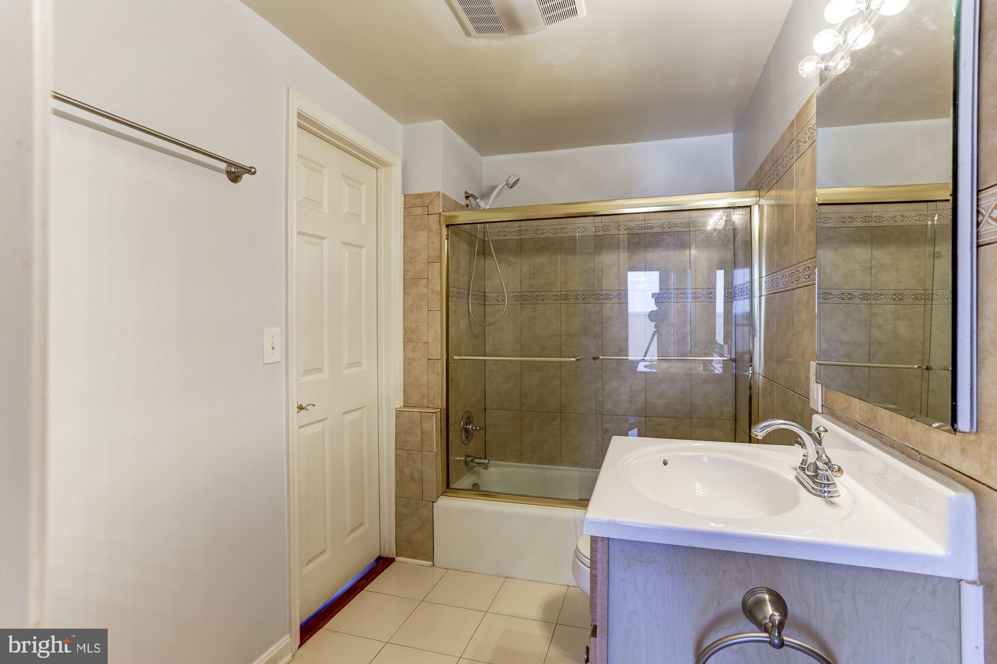 LOVE POINT - Residential Lease