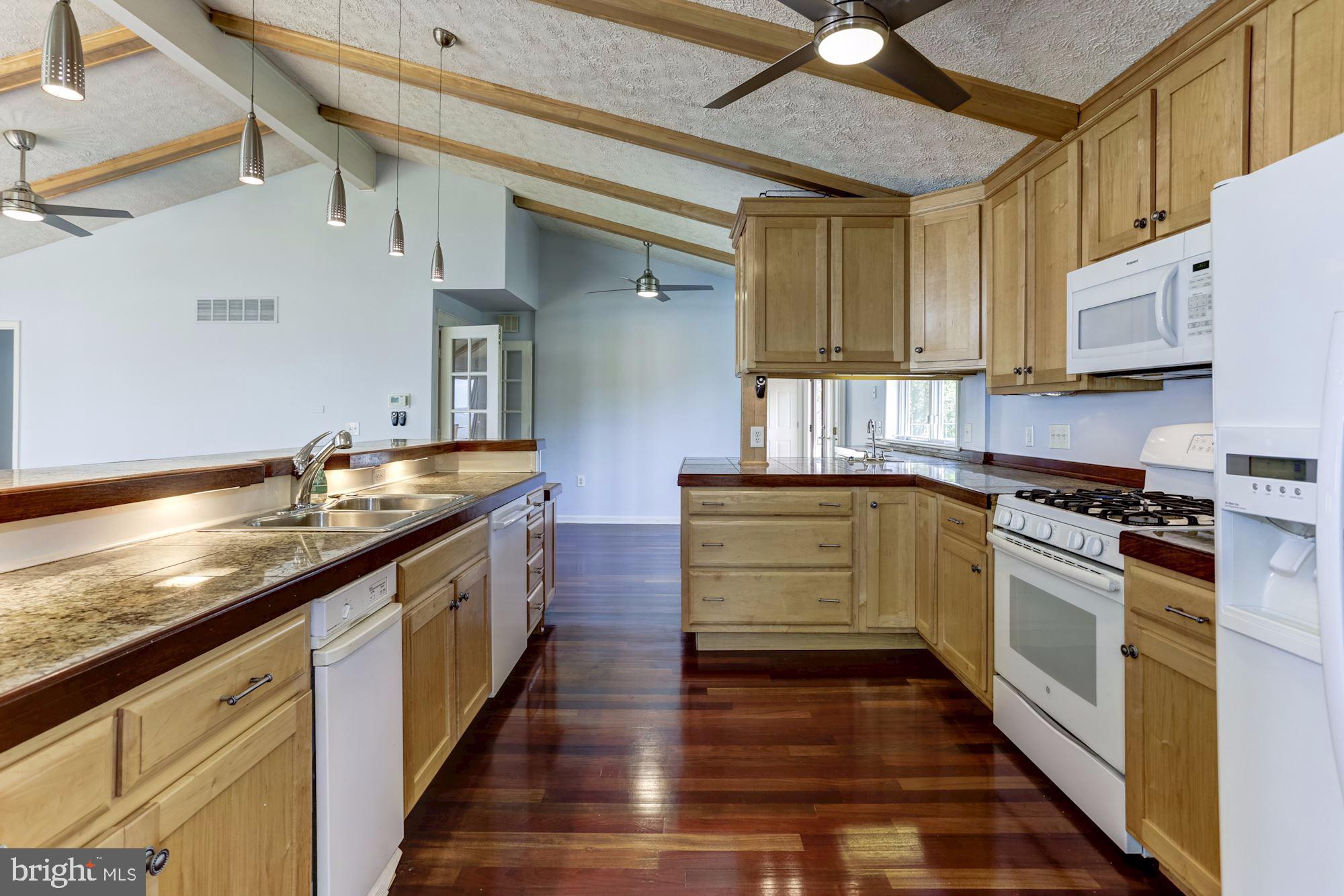 LOVE POINT - Residential Lease