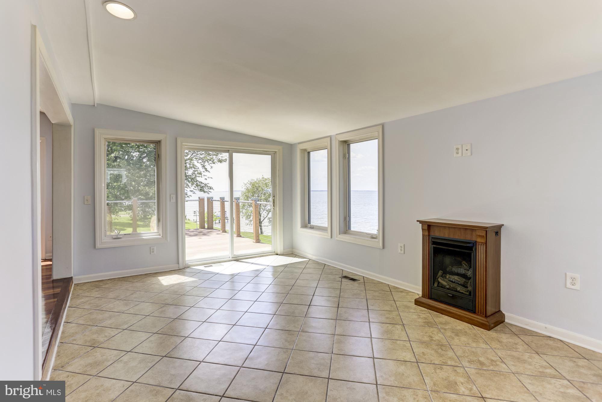 LOVE POINT - Residential Lease