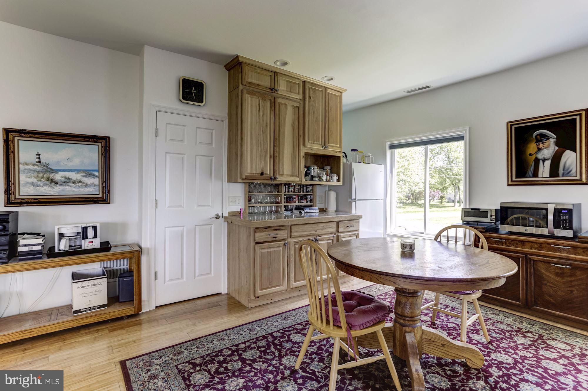 LOVE POINT - Residential Lease