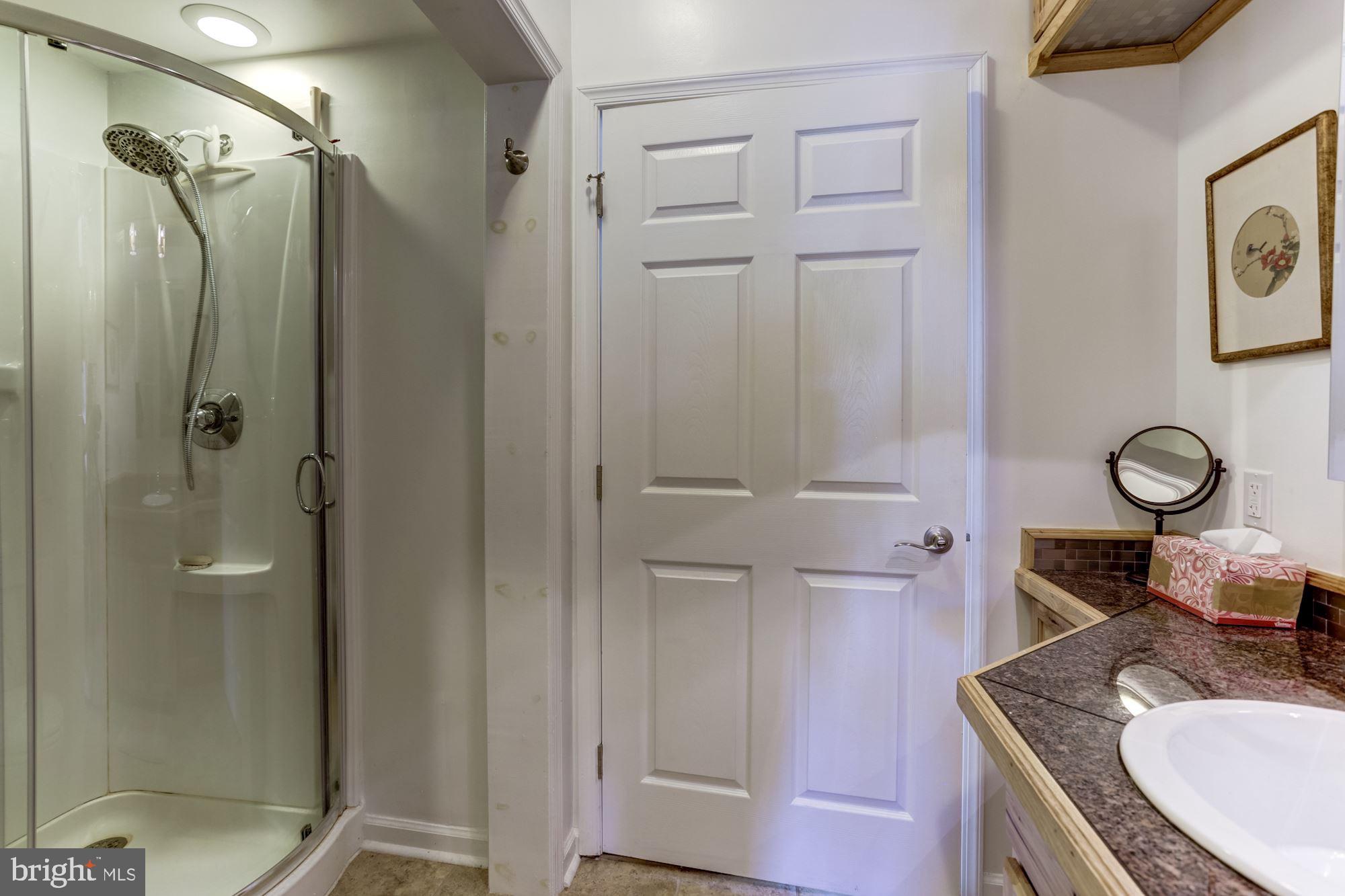 LOVE POINT - Residential Lease