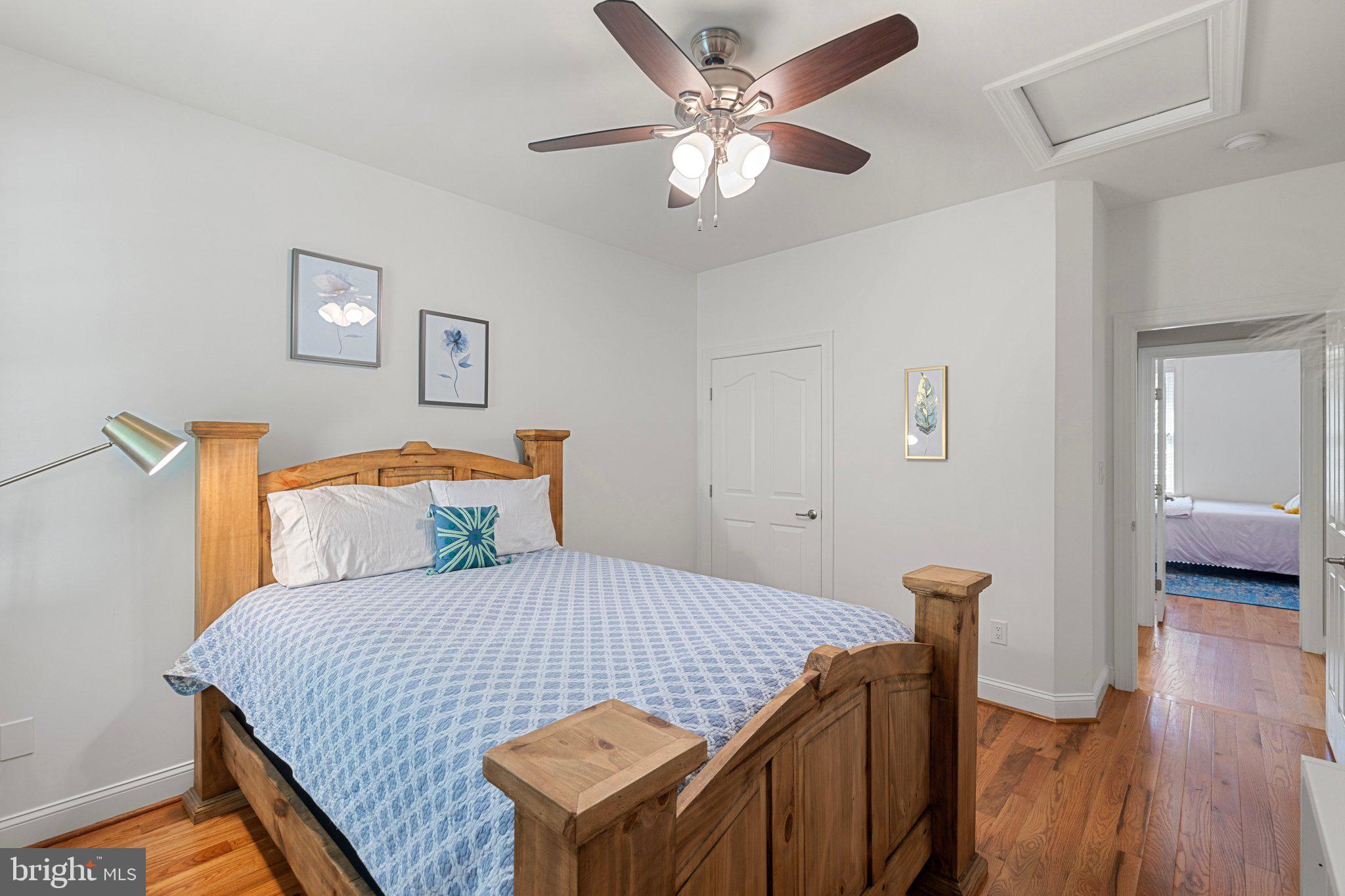 BREEZY KNOLL - Residential