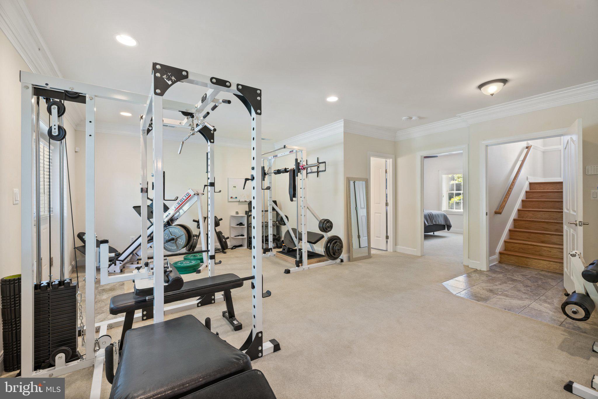 BREEZY KNOLL - Residential