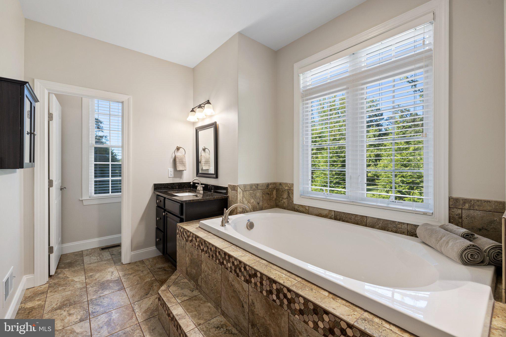 BREEZY KNOLL - Residential