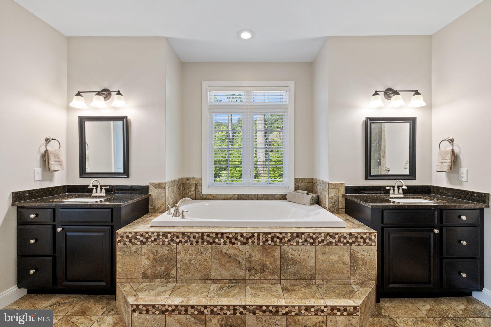 BREEZY KNOLL - Residential