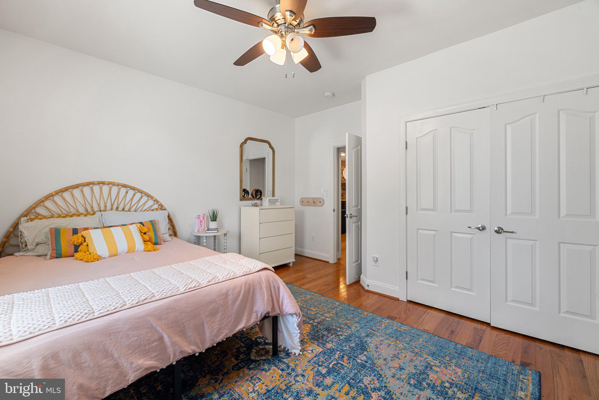 BREEZY KNOLL - Residential