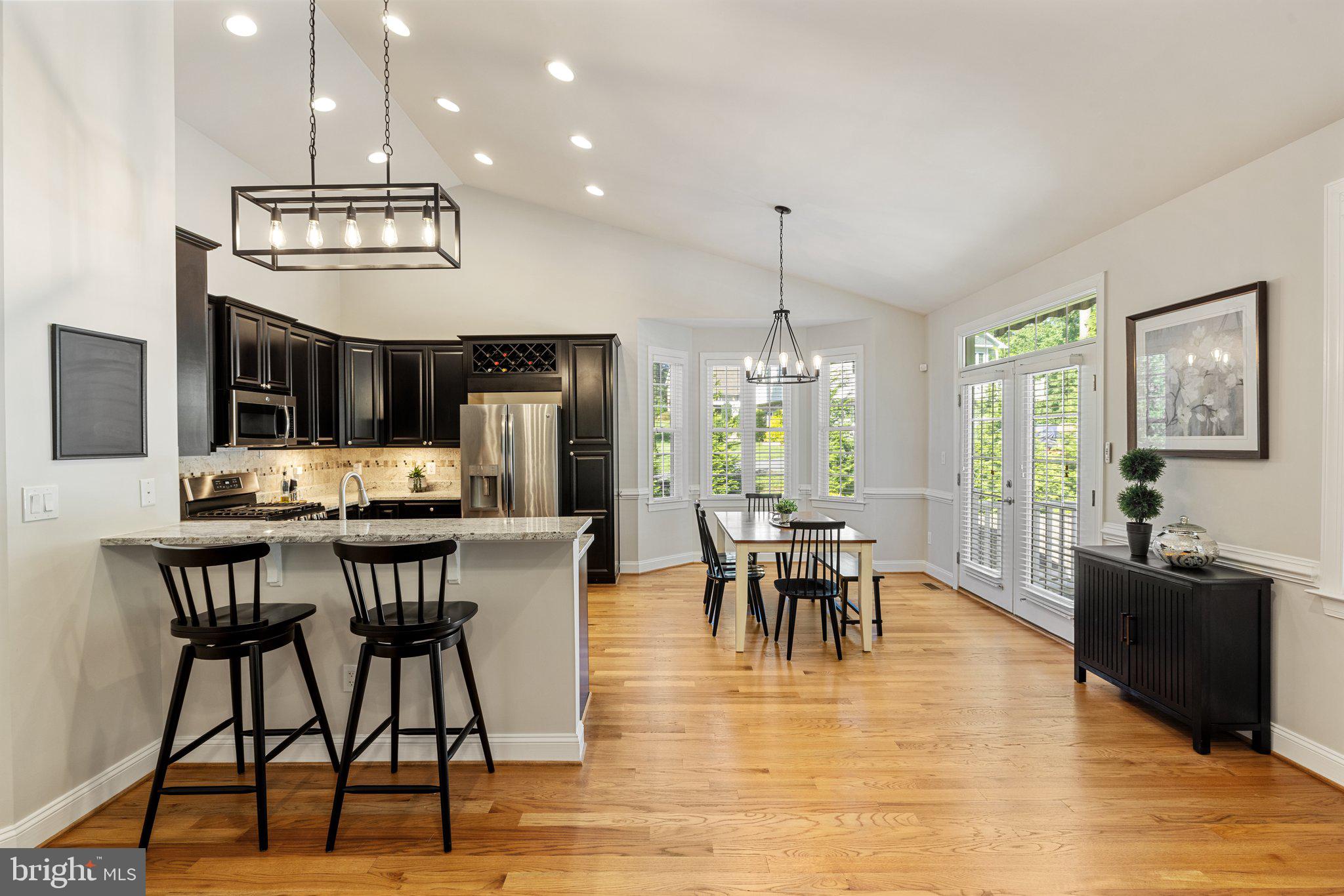 BREEZY KNOLL - Residential