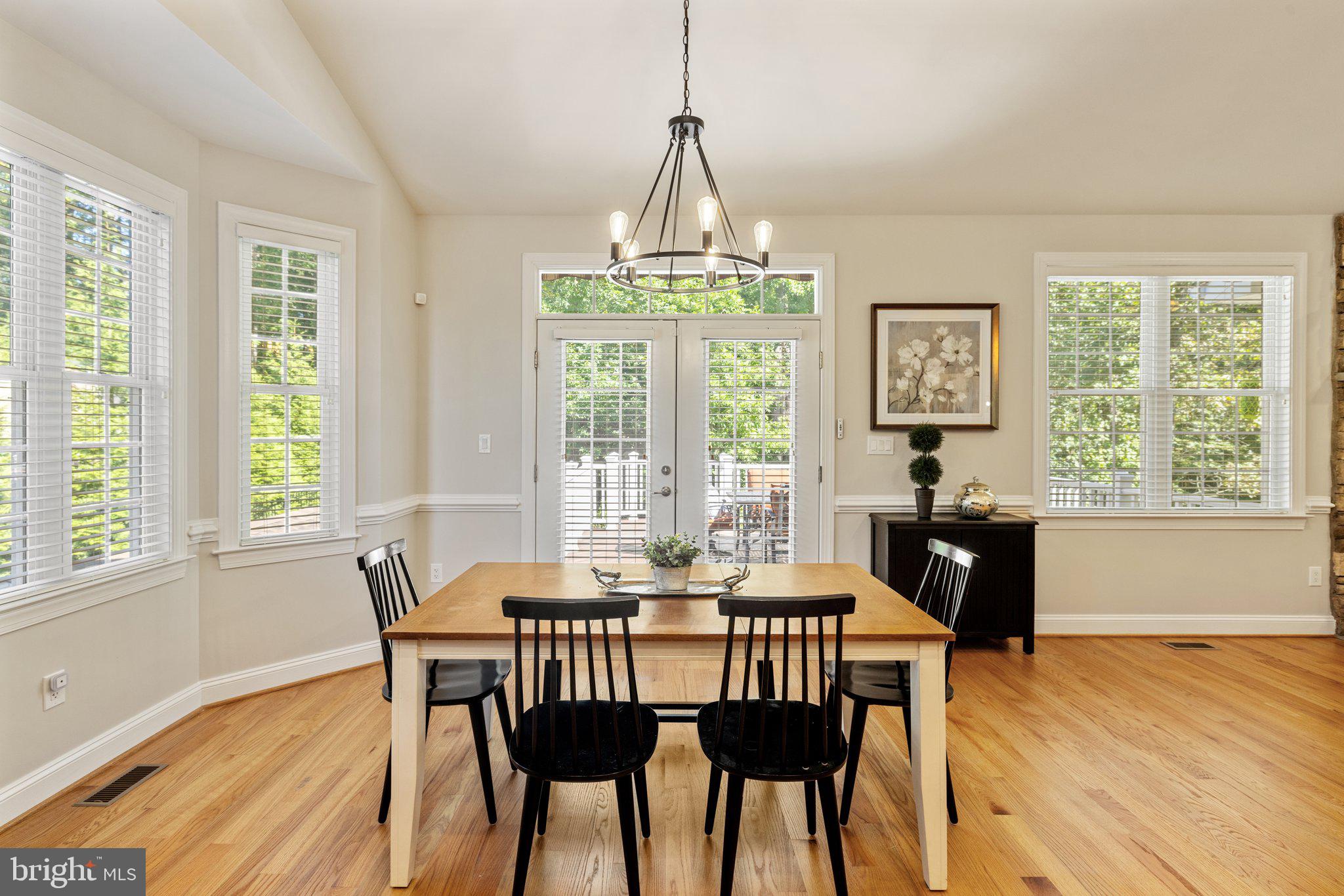 BREEZY KNOLL - Residential