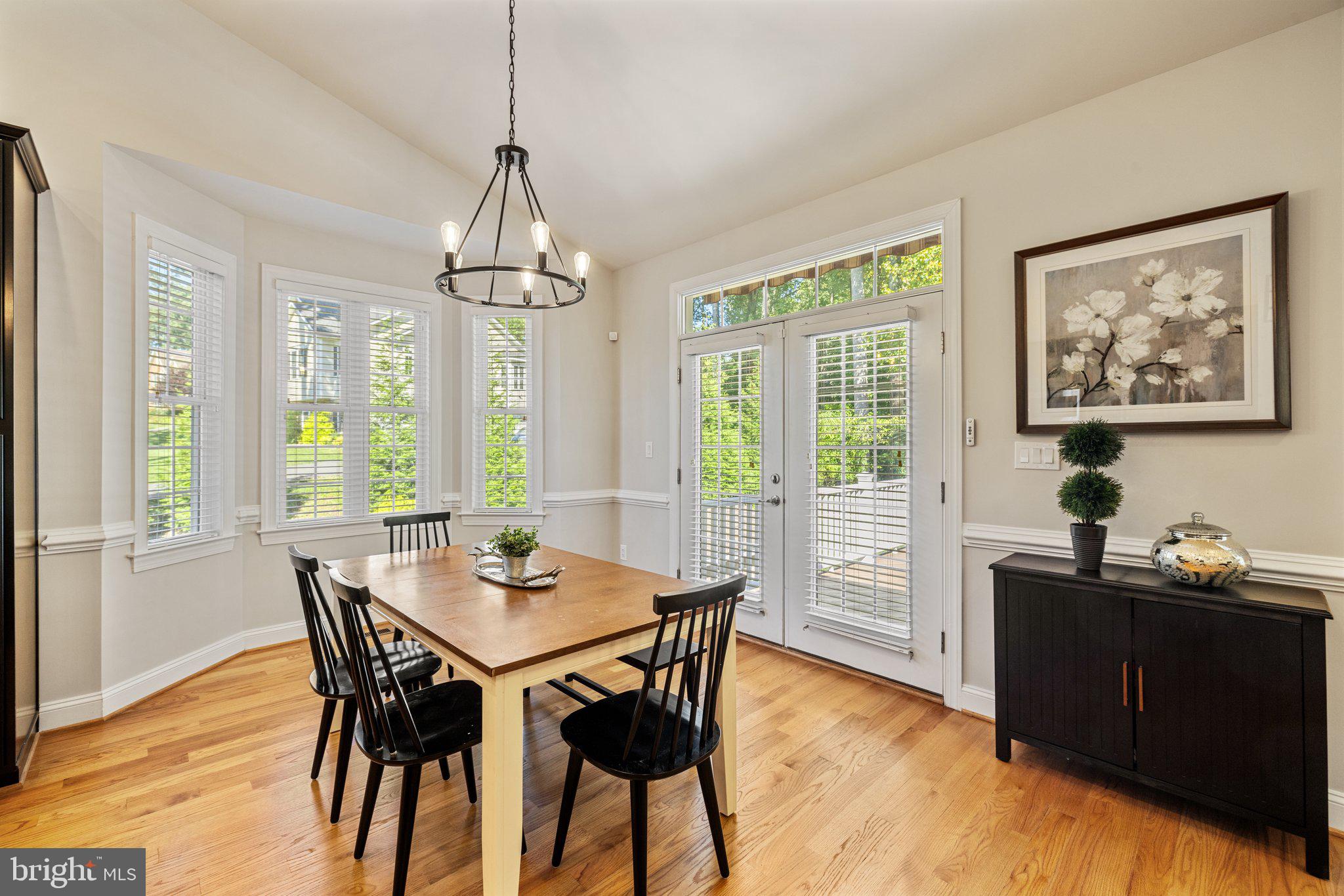 BREEZY KNOLL - Residential