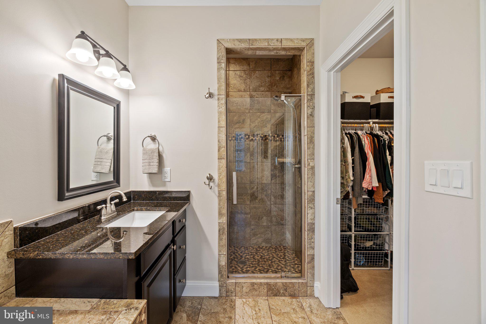 BREEZY KNOLL - Residential