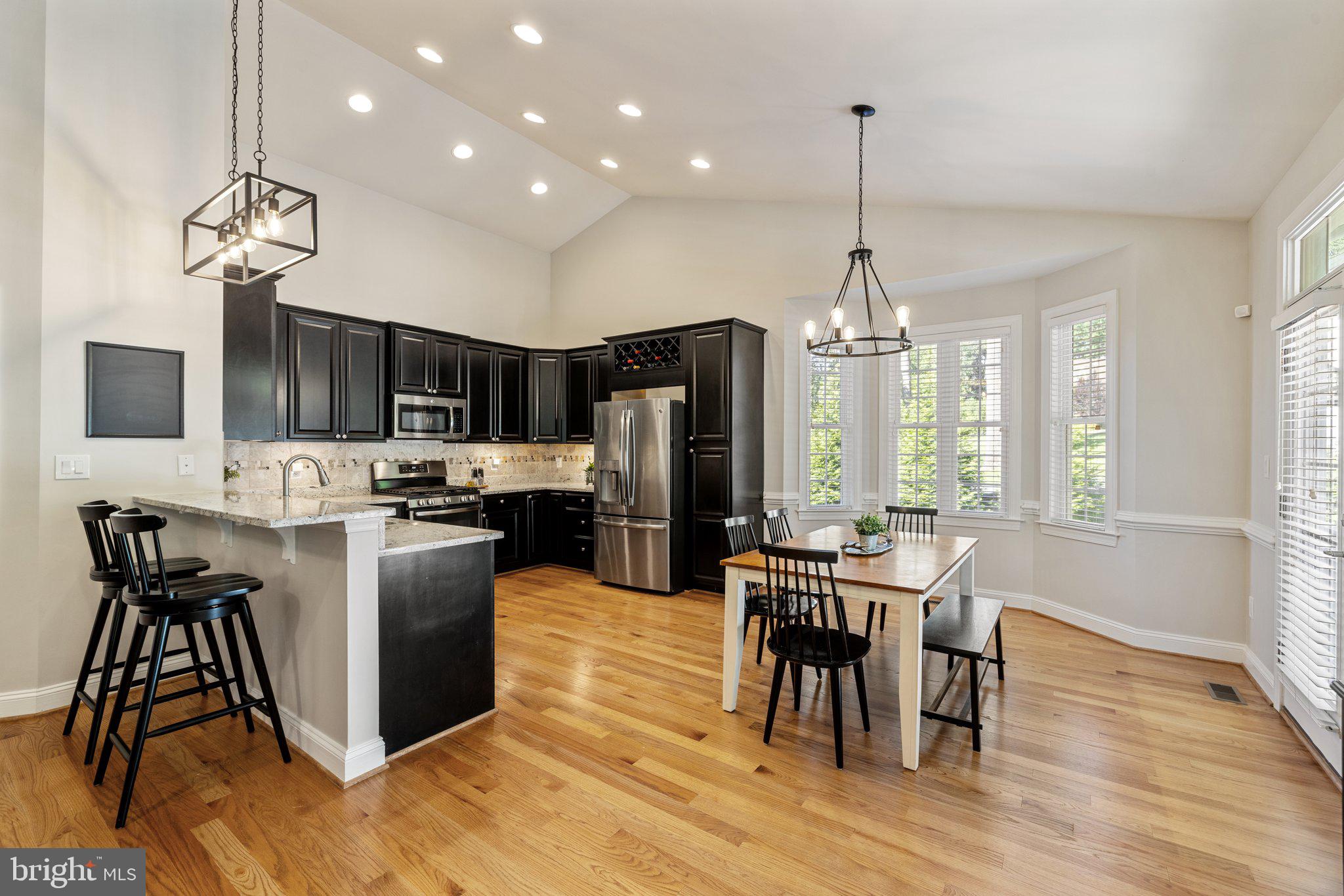 BREEZY KNOLL - Residential