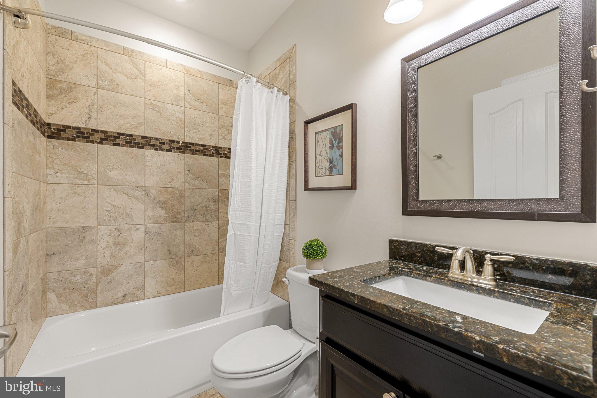 BREEZY KNOLL - Residential