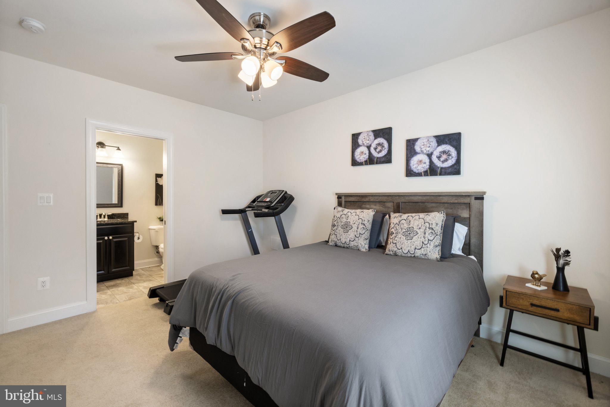 BREEZY KNOLL - Residential