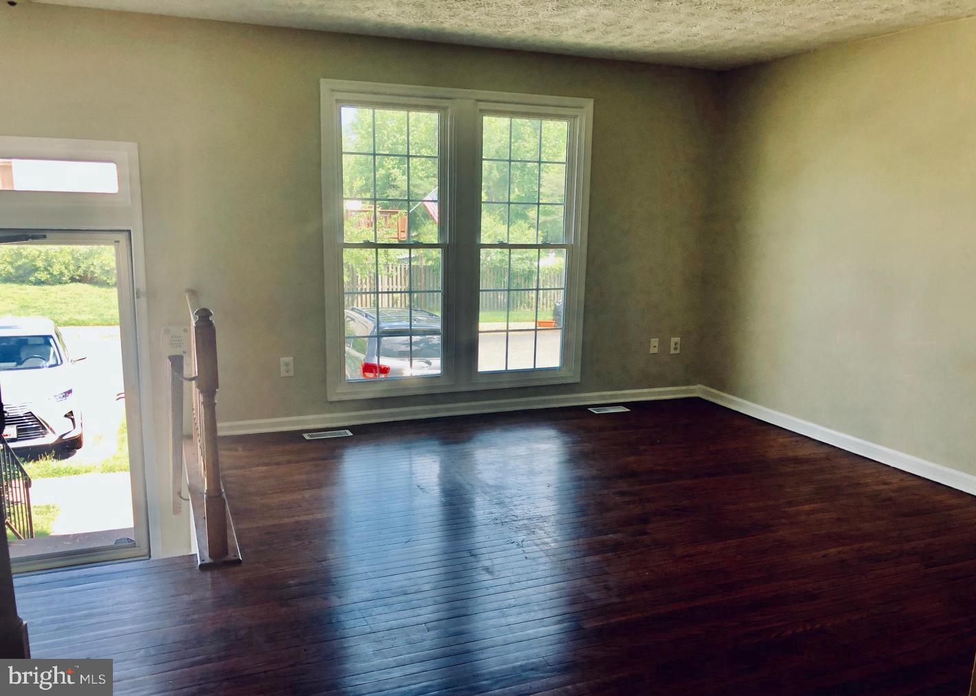 1308 HOLLOW GLEN CT