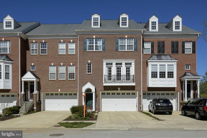 WOW! YOU HAVE TO SEE THIS 3 BR 2.5 BA TOWNHOME IN SOUTH RIVER COLONY. BACKING TO THE WOODS, YOU'LL FIND THE DECK TO BE A NICE GETAWAY. HARDWOOD FLOORS, TWO FP's, MASTER BEDROOM W/ ATTACHED MASTER BA & JACUZZI TUB! COMMUNITY AMENITIES GALORE, BLUE RIBBON SCHOOLS, & CONVEN. TO ANNAPOLIS!