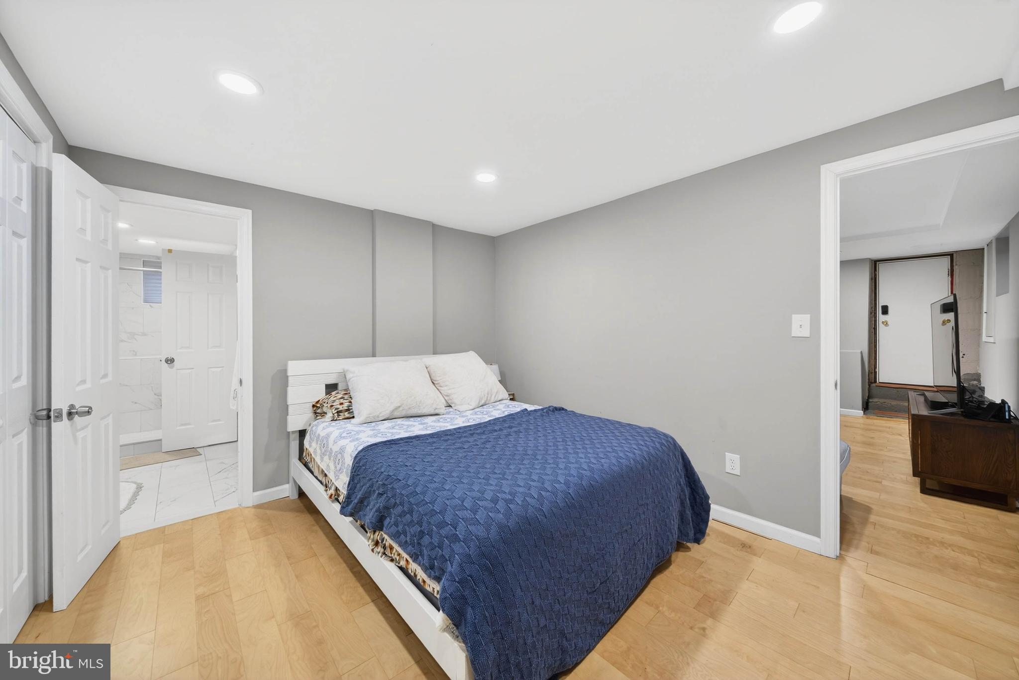 LAKE EVESHAM - Residential
