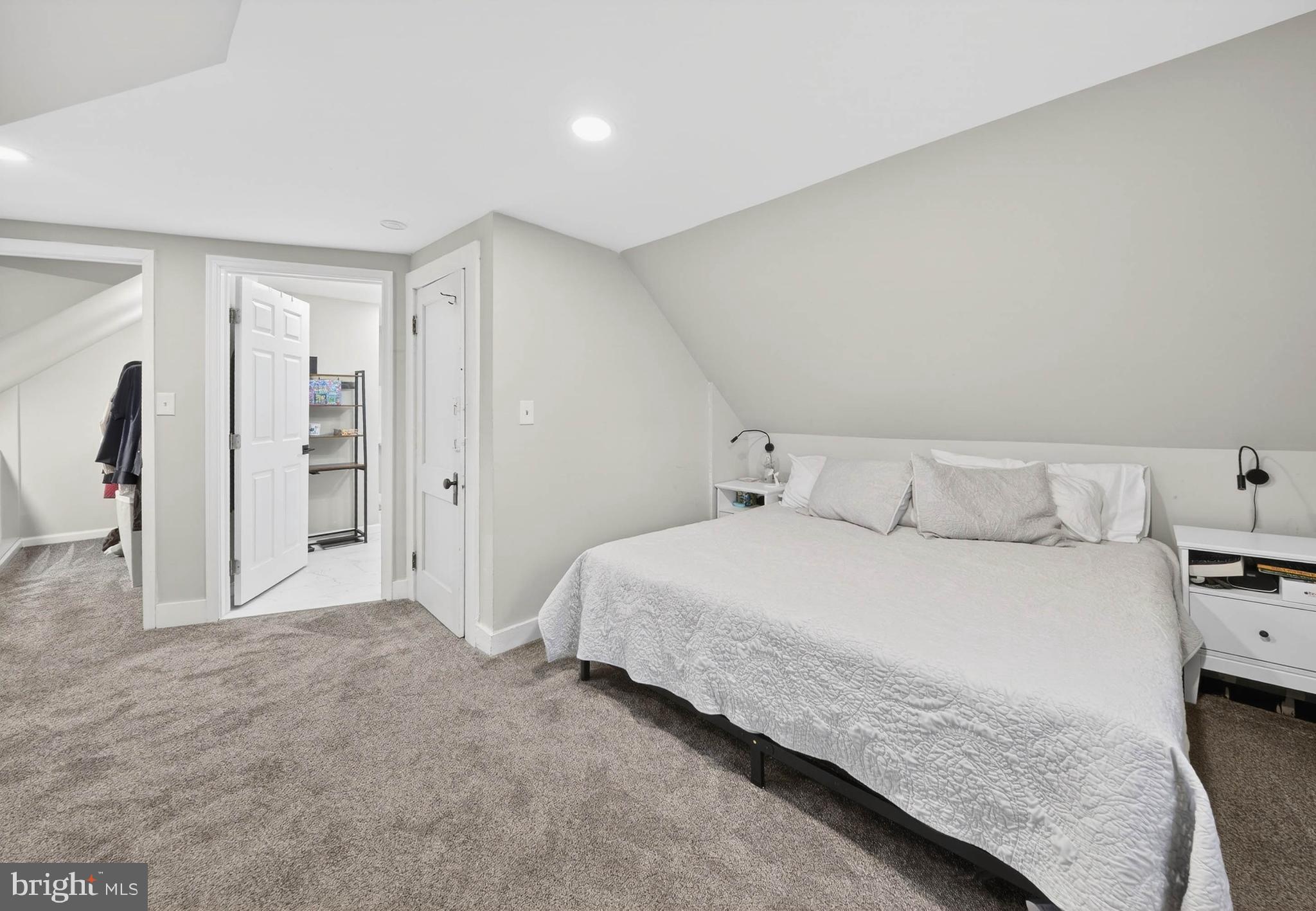 LAKE EVESHAM - Residential