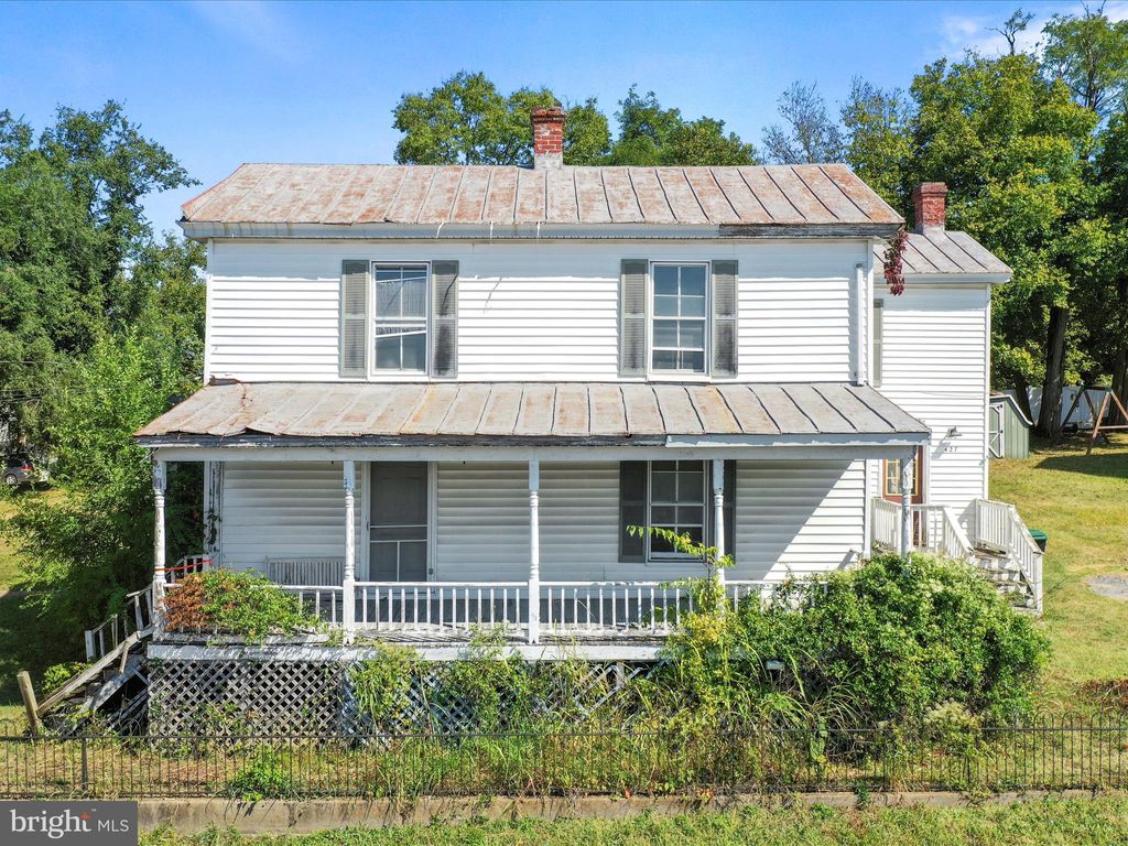 Photo of 427 Thompson Street, STRASBURG, VA 22657 (MLS # VASH2012496)