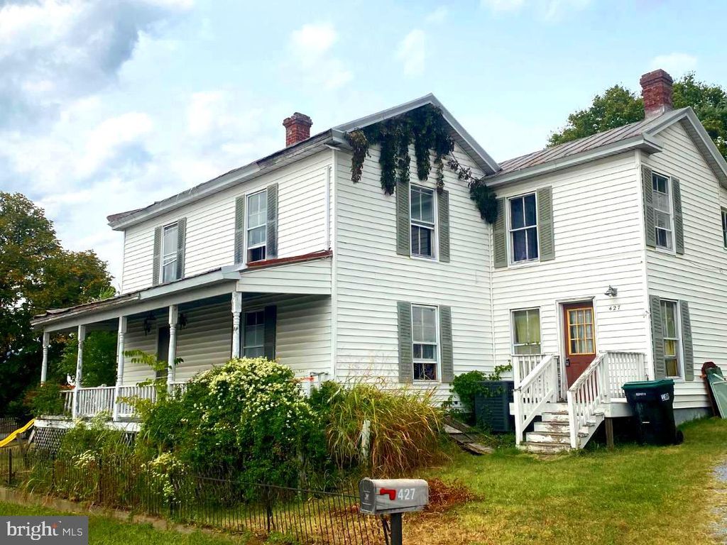 Photo of 427 Thompson Street, STRASBURG, VA 22657 (MLS # VASH2012496)