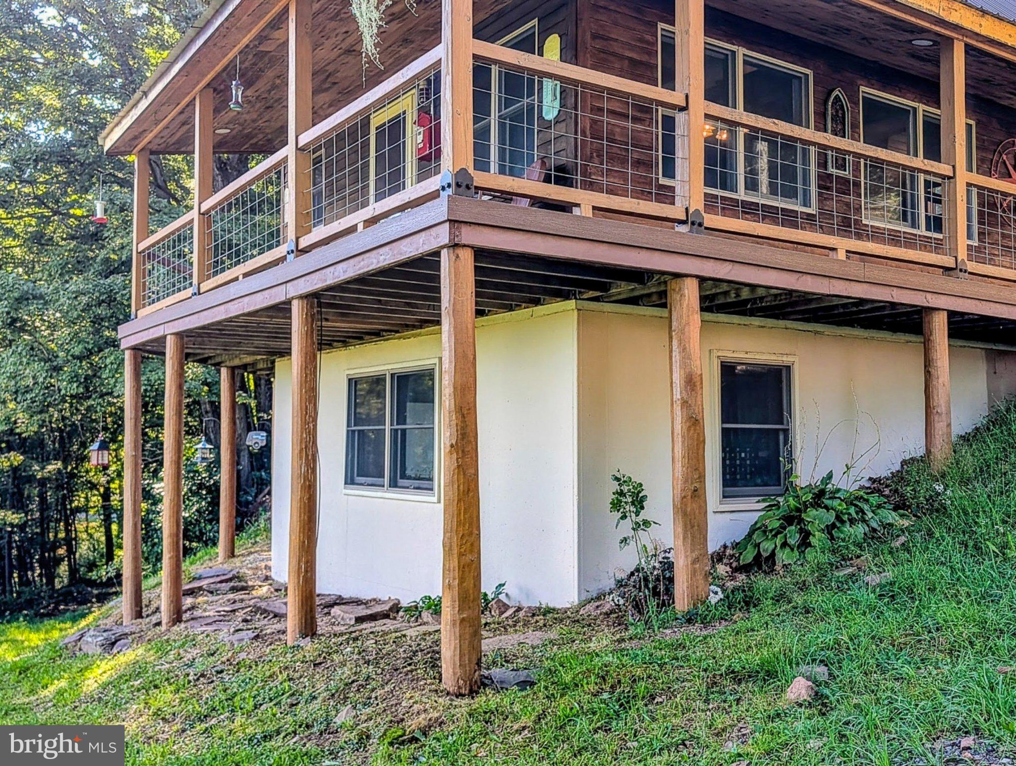 1077 QUEEN ROAD