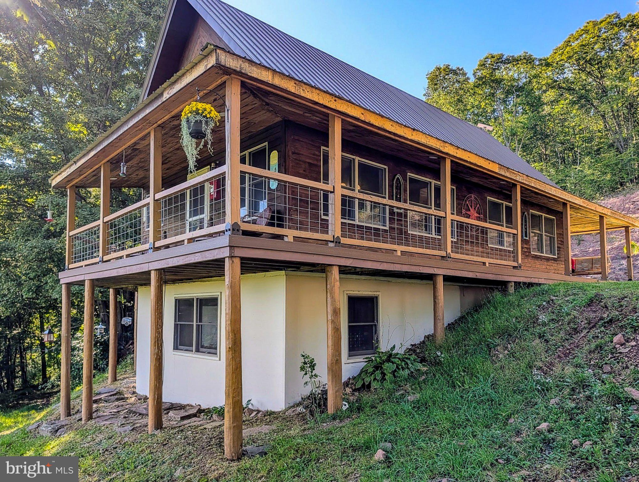 1077 QUEEN ROAD