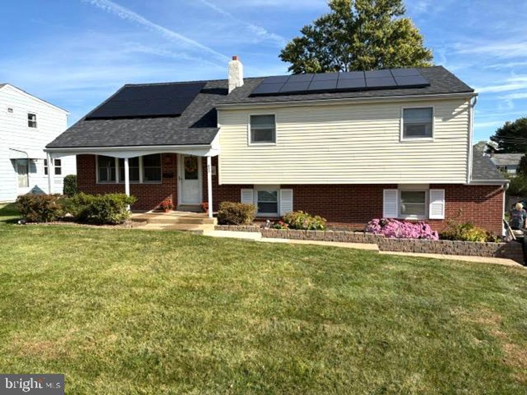 Photo of 433 Wendy Road, SOUTHAMPTON, PA 18966 (MLS # PABU2108014)