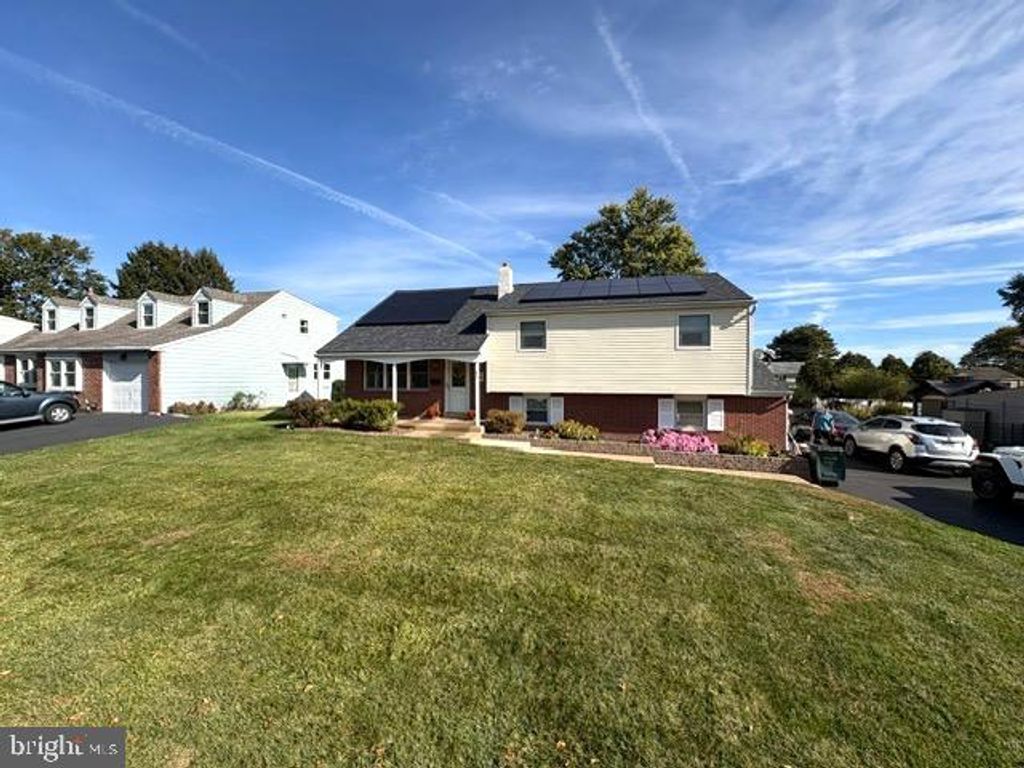 Photo of 433 Wendy Road, SOUTHAMPTON, PA 18966 (MLS # PABU2108014)