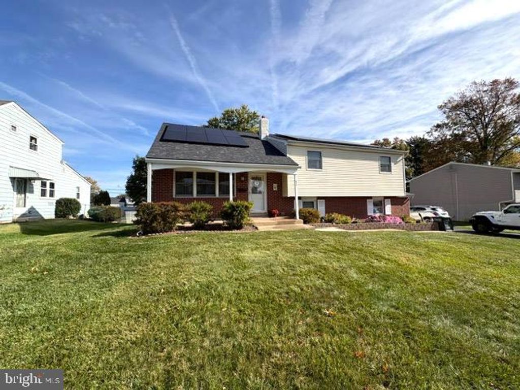 Photo of 433 Wendy Road, SOUTHAMPTON, PA 18966 (MLS # PABU2108014)