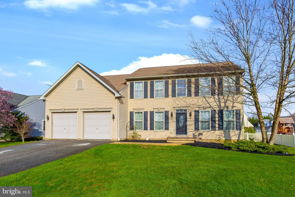 Photo of 211 Greystone Lane, Quarryville, PA 17566 (MLS # PALA2049108)