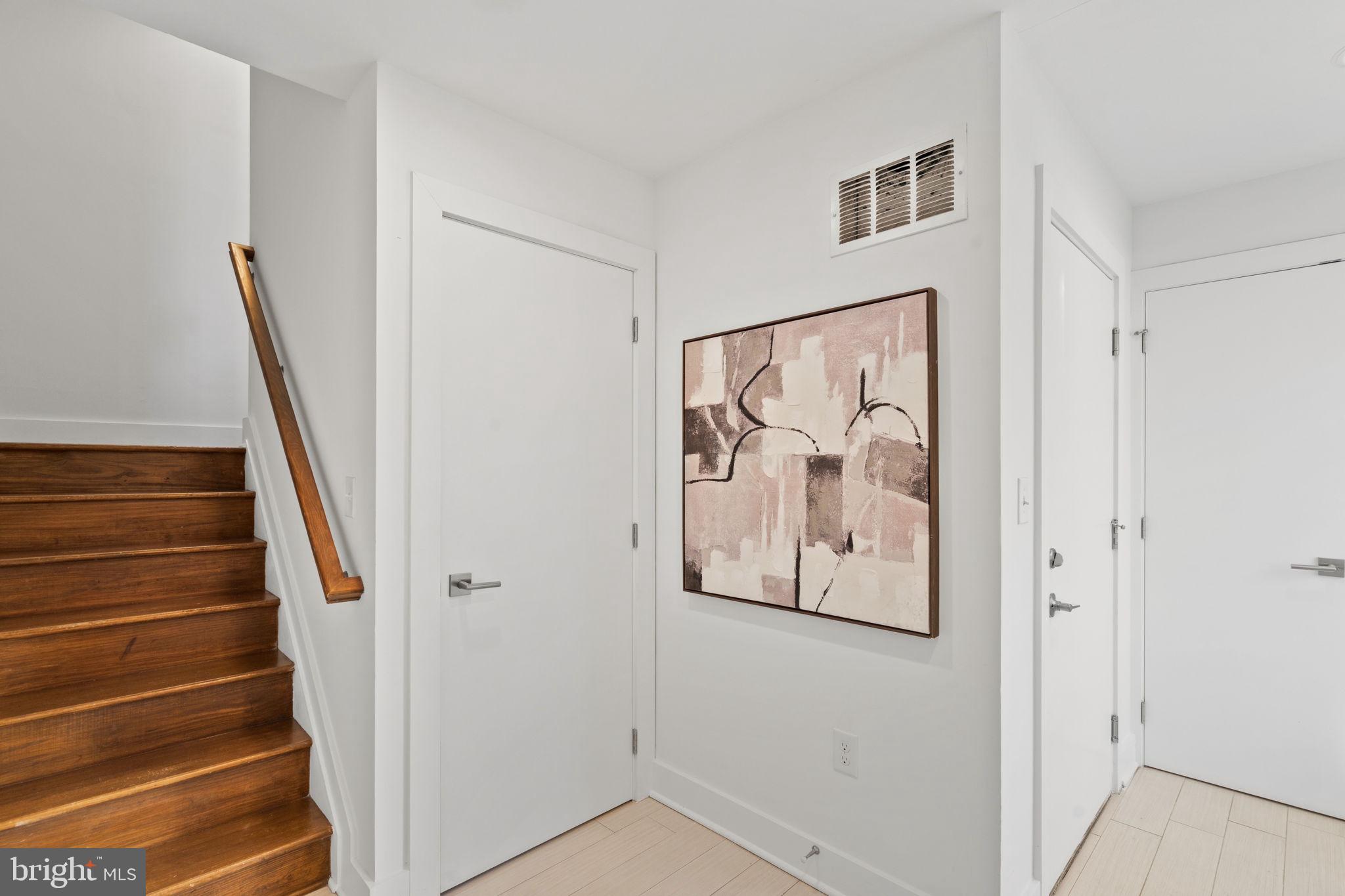 927 N FRONT STREET 1