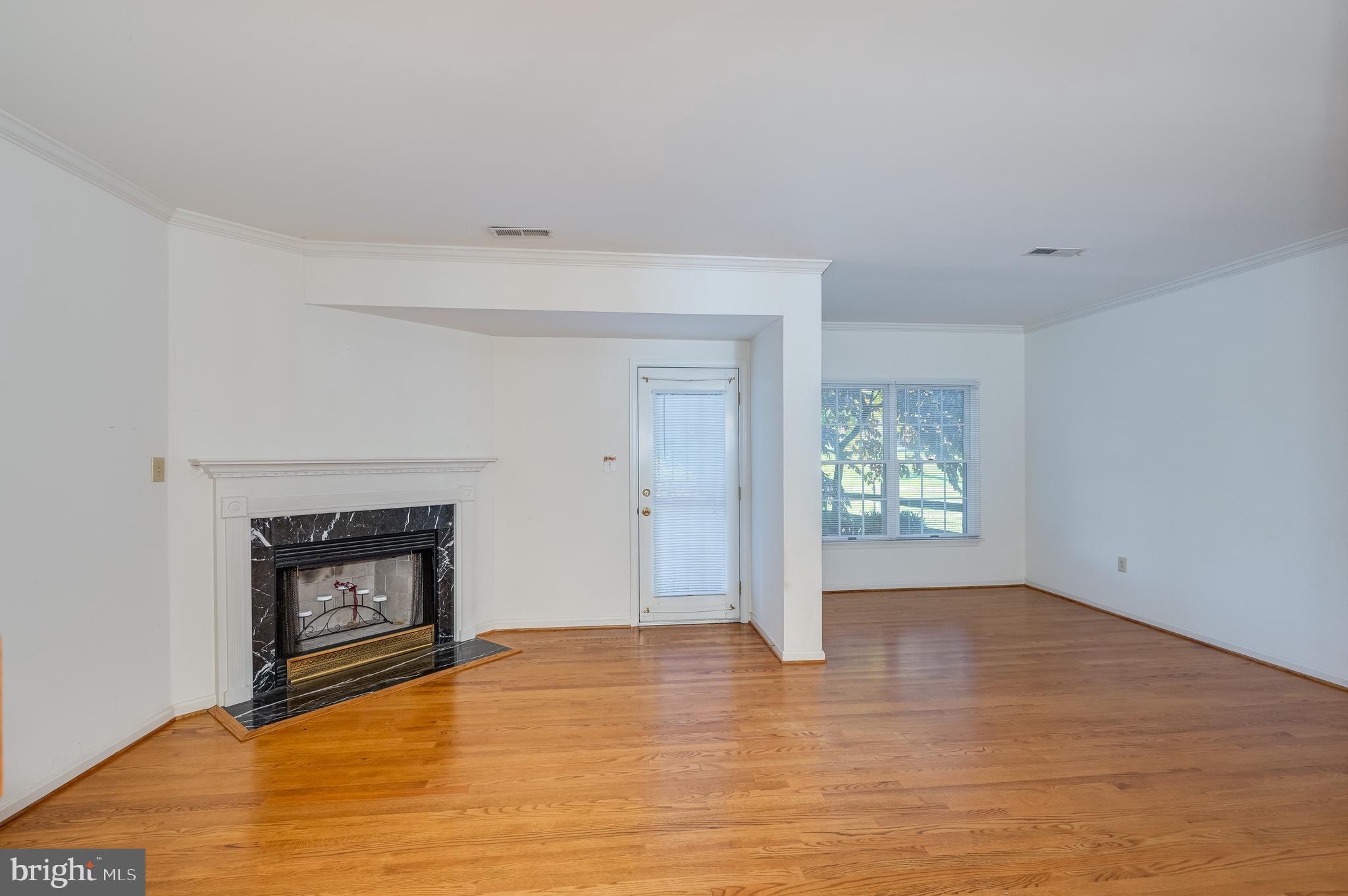 LOCUST HILL - Residential Lease