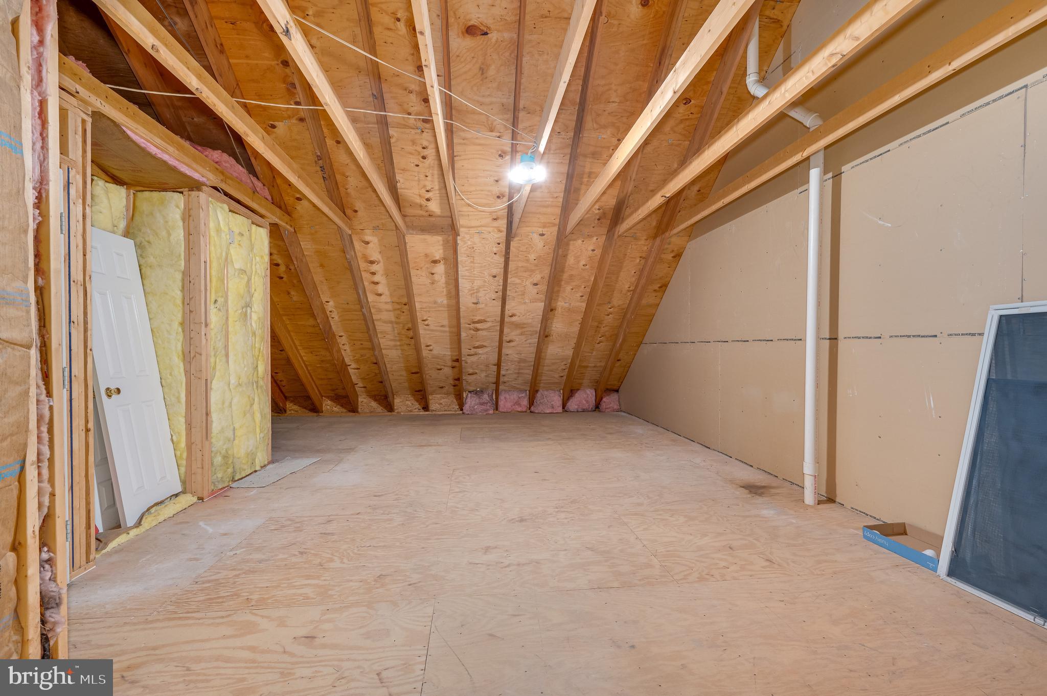 LOCUST HILL - Residential Lease