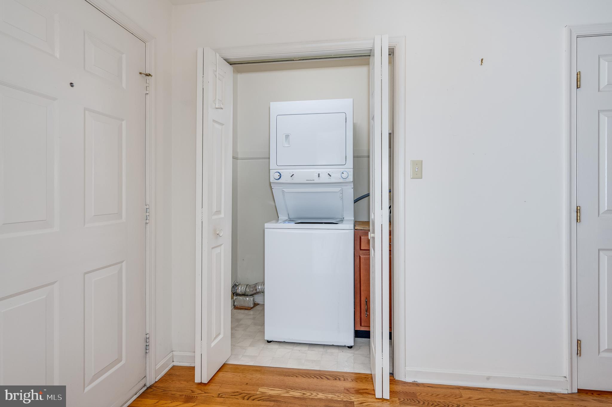 LOCUST HILL - Residential Lease