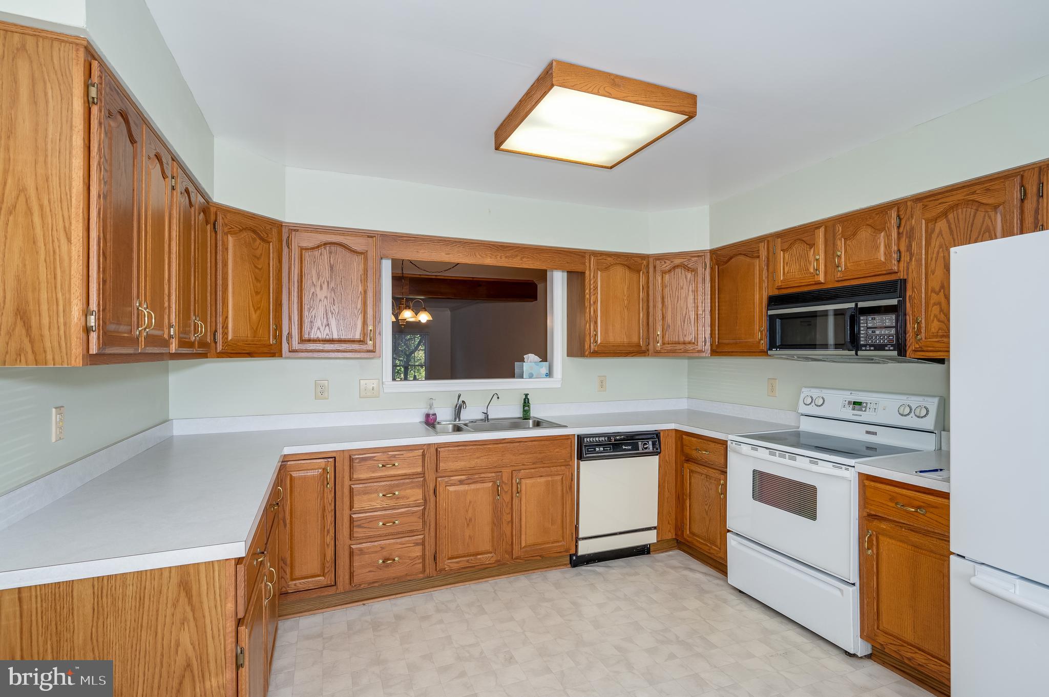 LOCUST HILL - Residential Lease