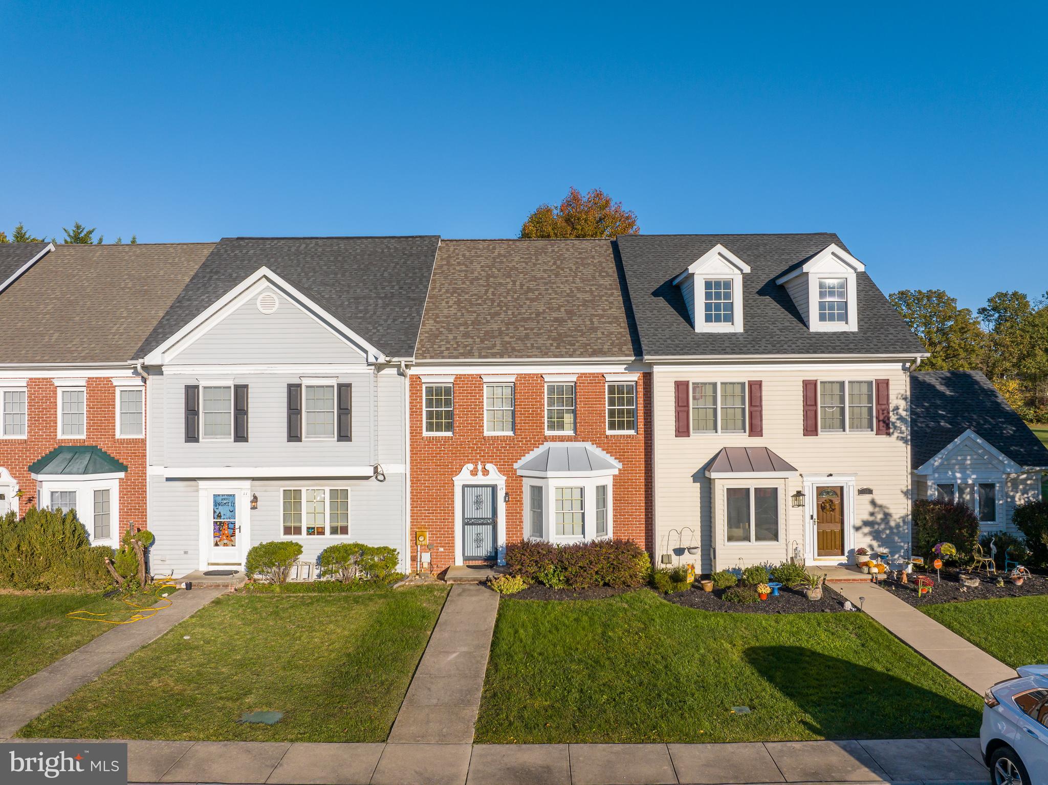 LOCUST HILL - Residential Lease