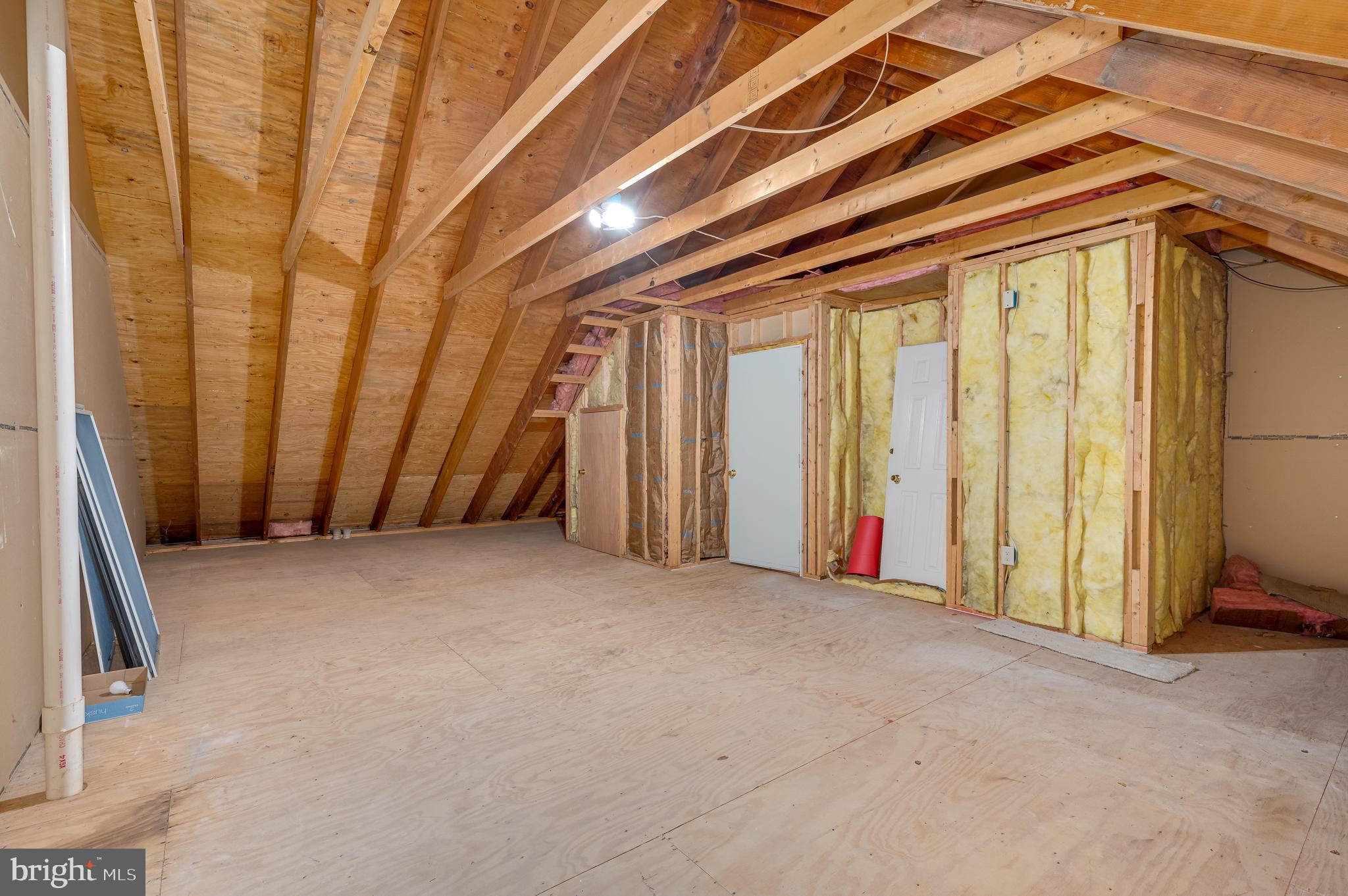 LOCUST HILL - Residential Lease