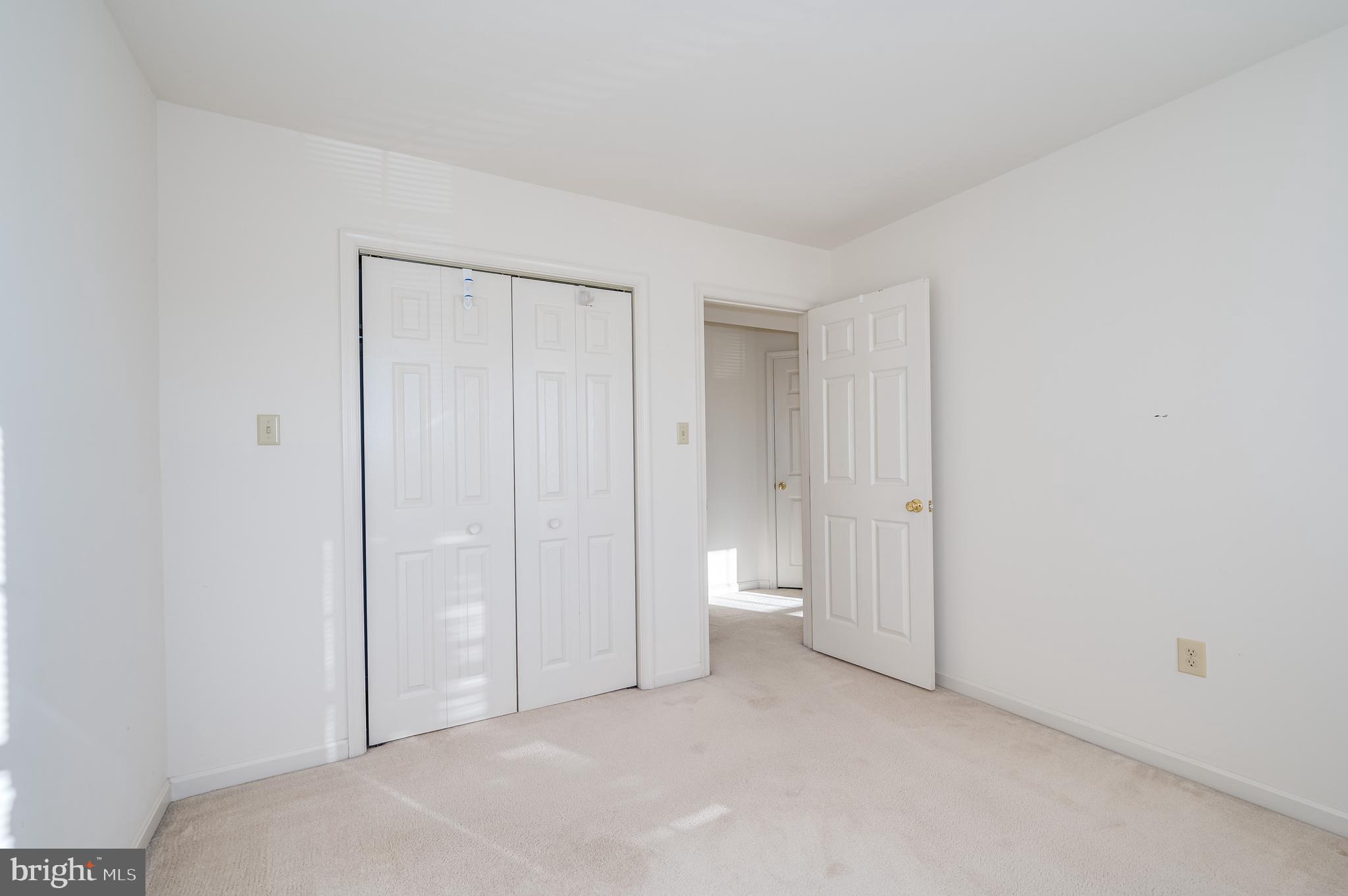 LOCUST HILL - Residential Lease