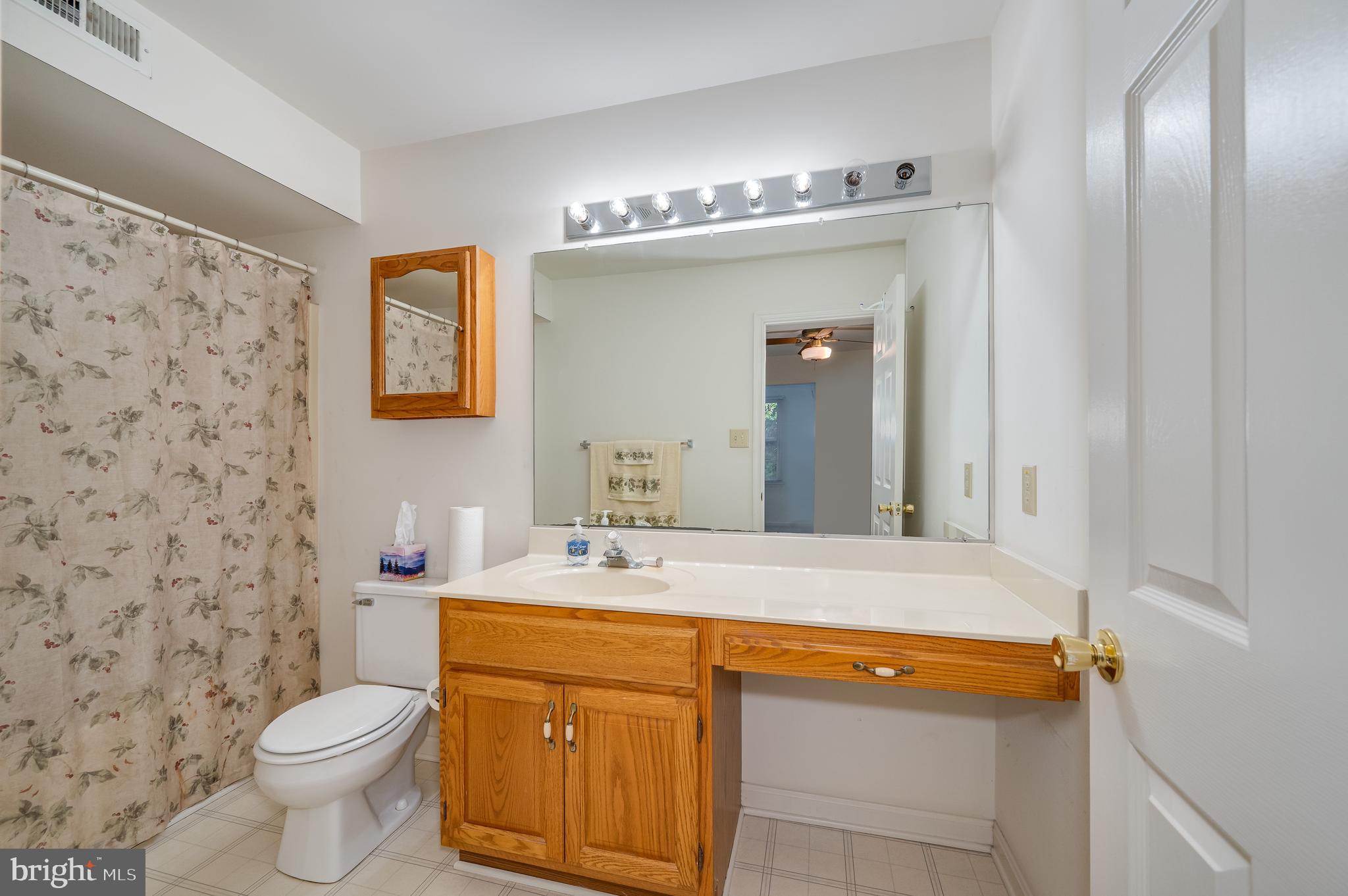 LOCUST HILL - Residential Lease