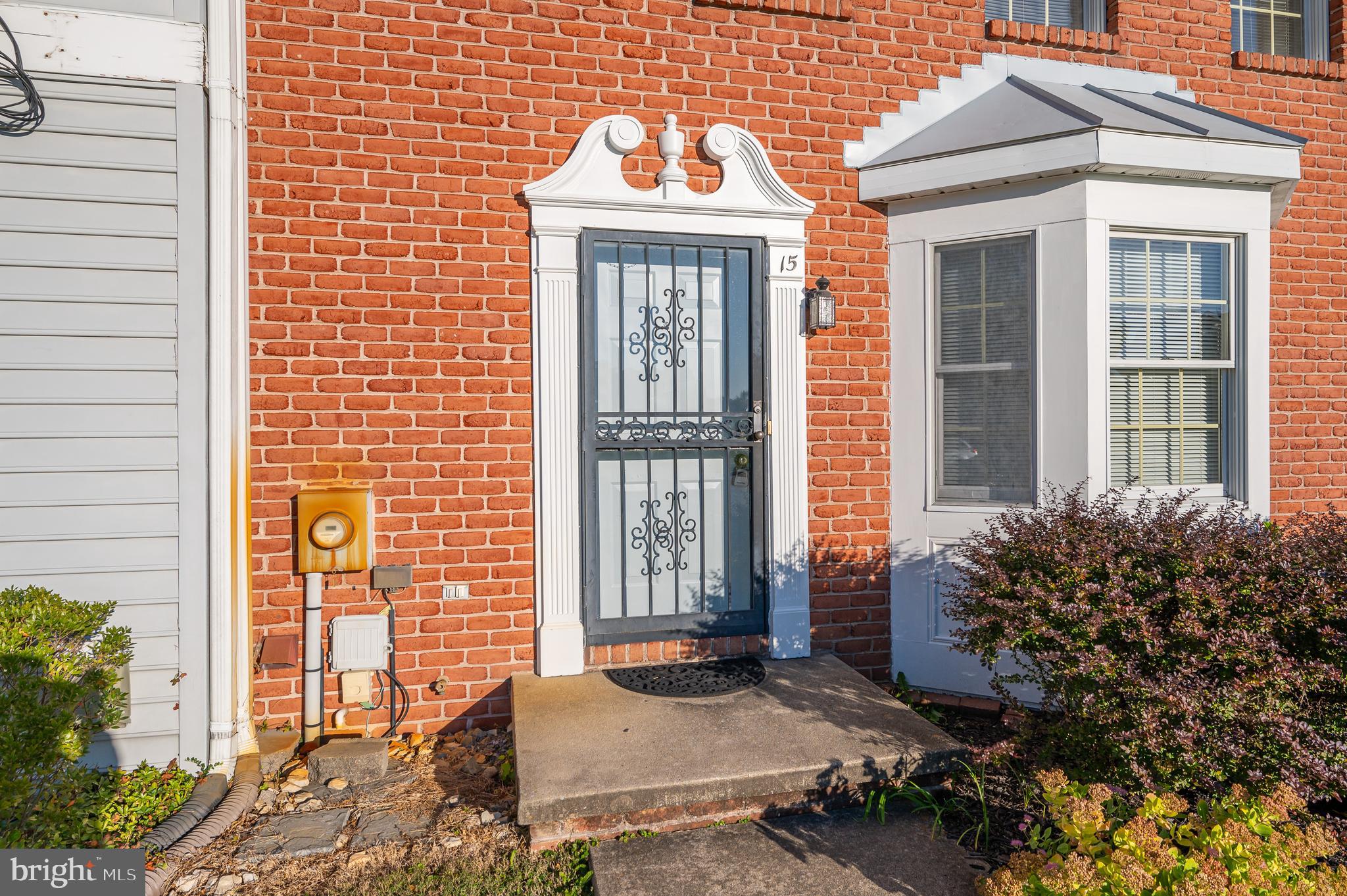 LOCUST HILL - Residential Lease