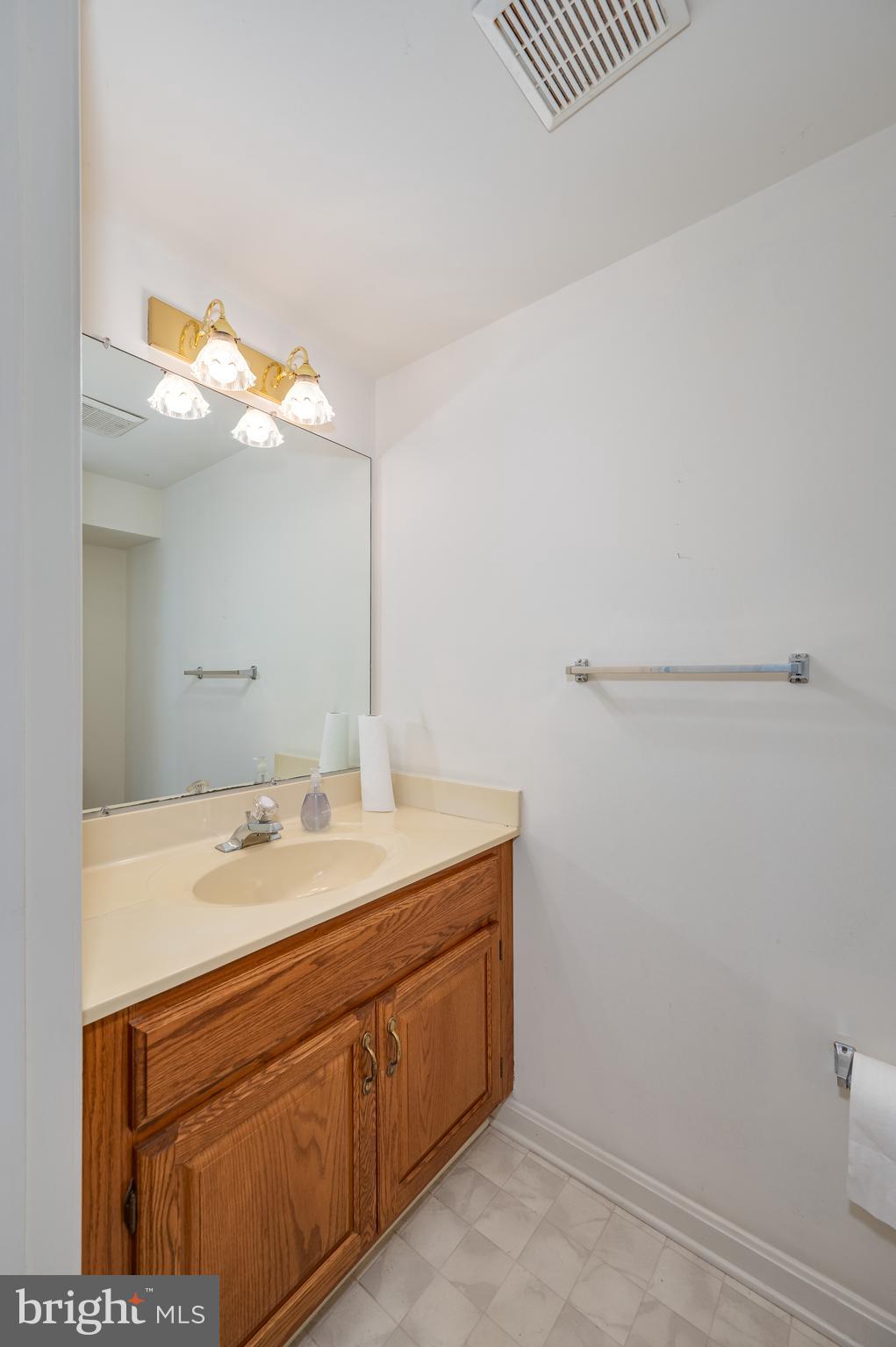 LOCUST HILL - Residential Lease