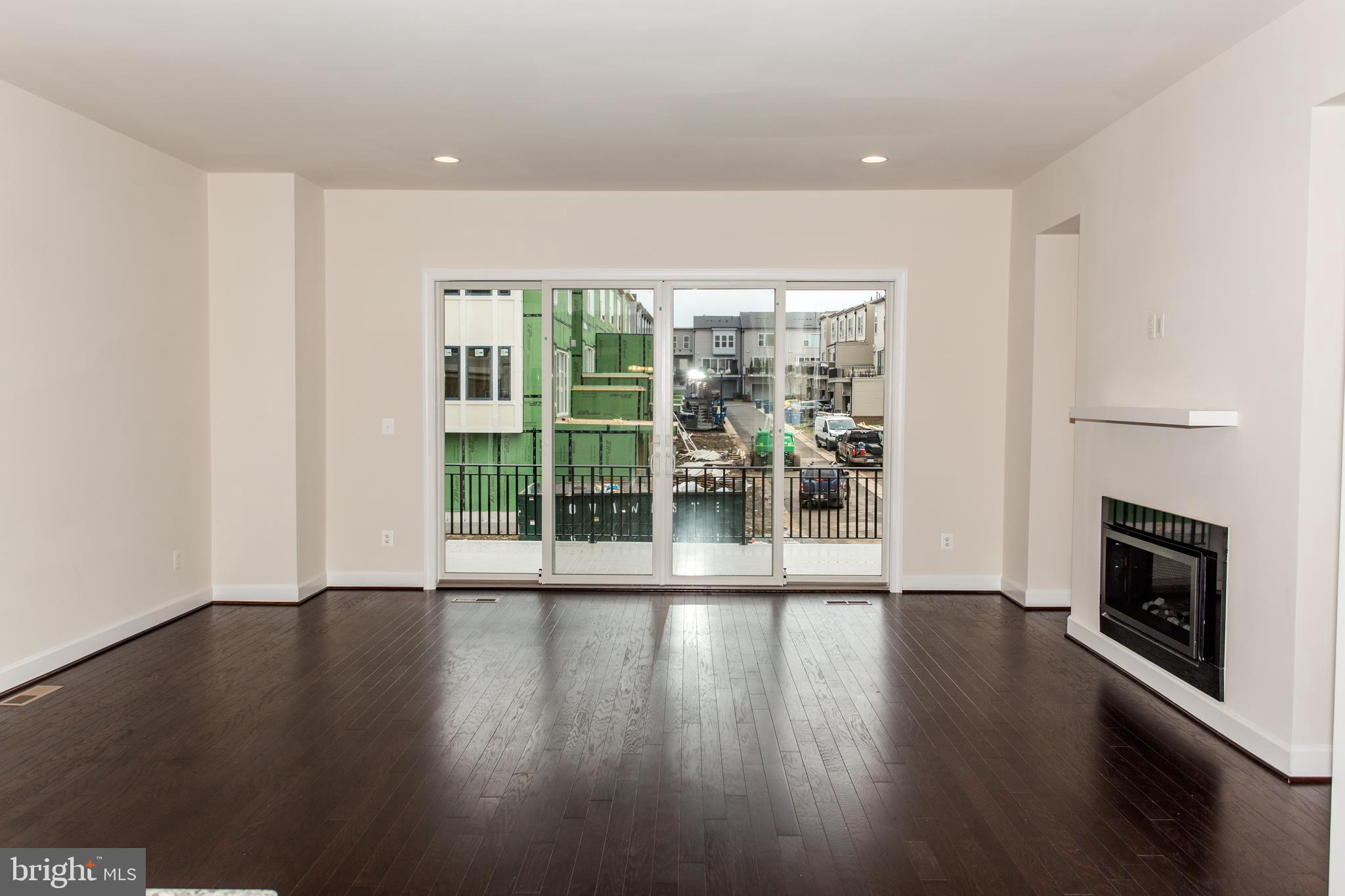 GARDEN DISTRICT AT BRAMBLETON TOWN CENTER - Residential Lease