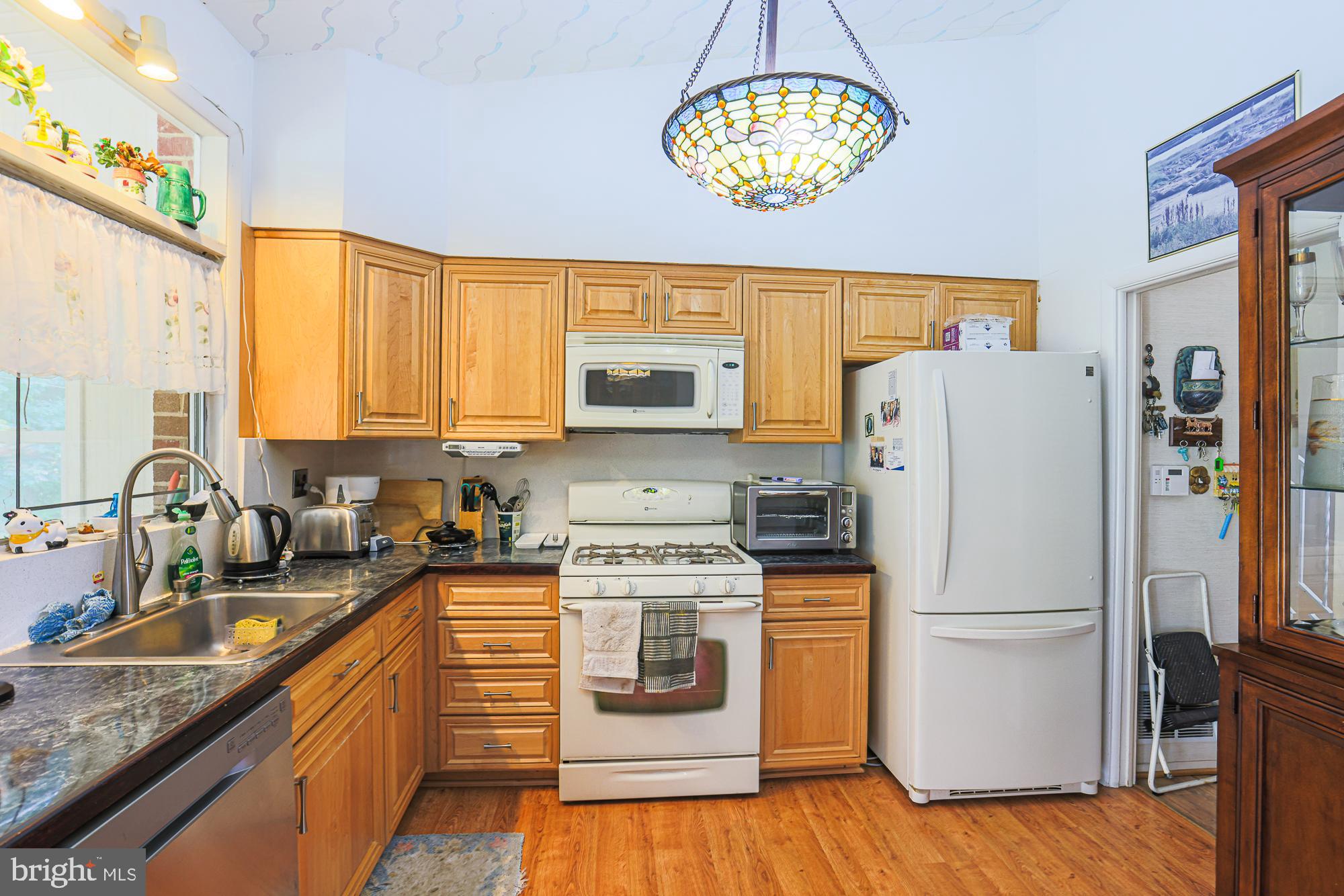 6818 TIMBERLANE ROAD