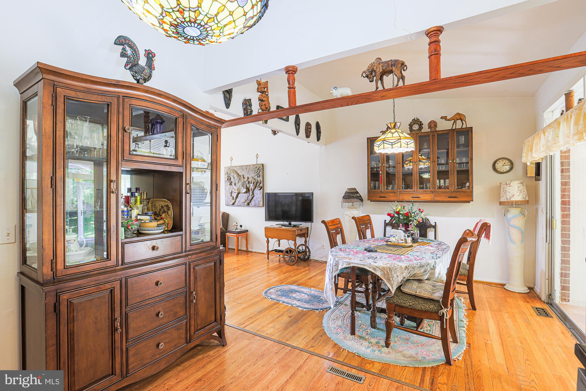 6818 TIMBERLANE ROAD