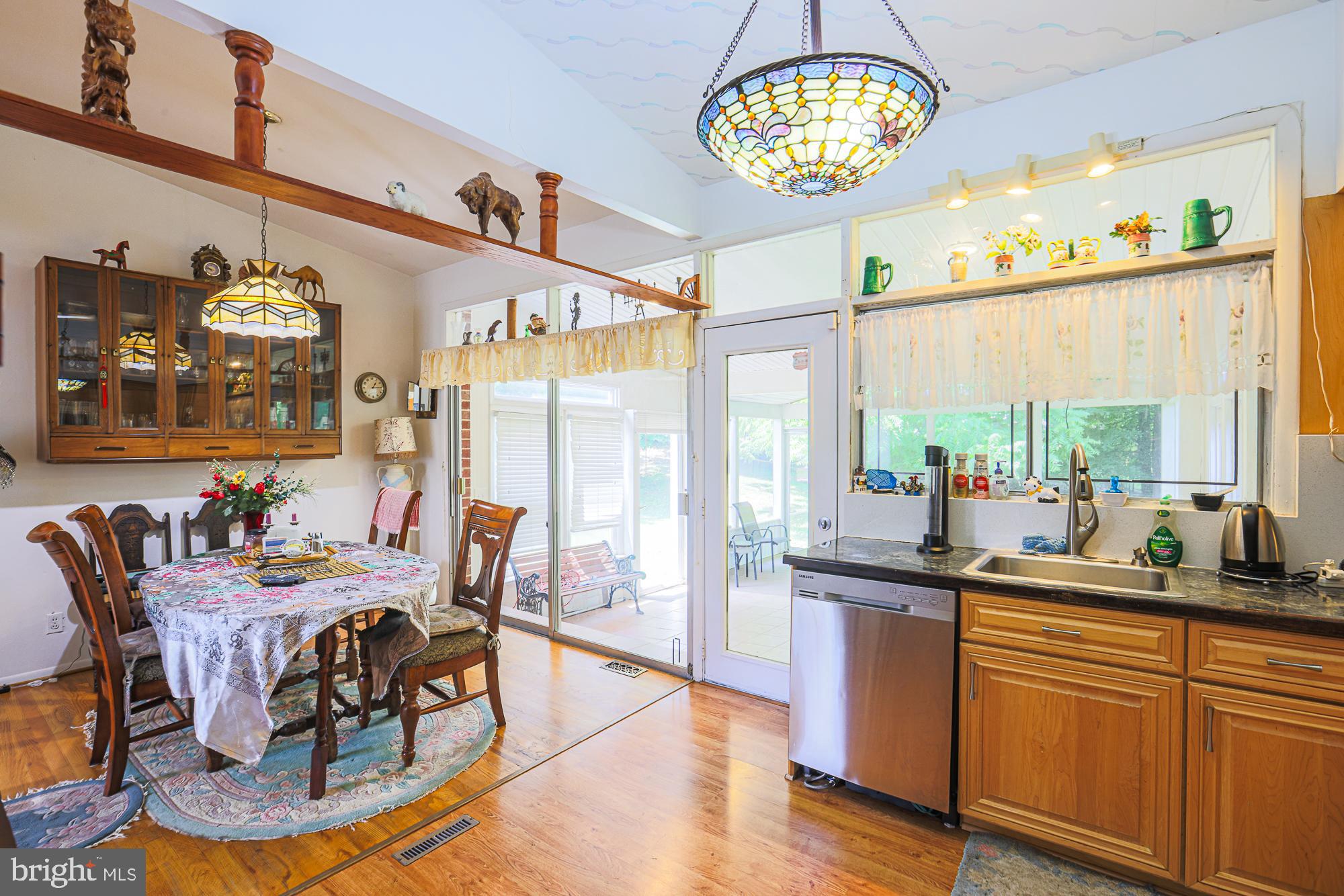 6818 TIMBERLANE ROAD