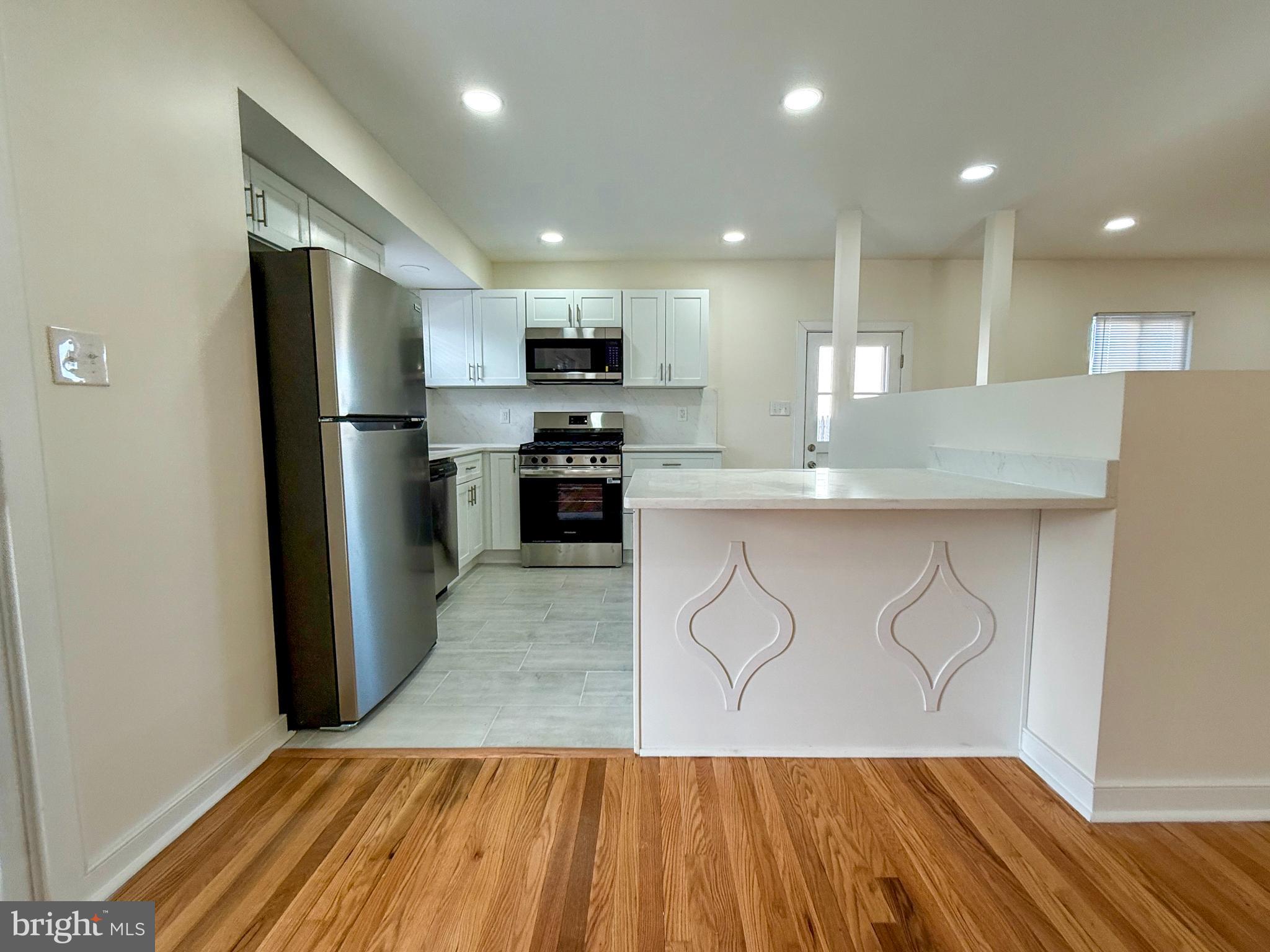 CARROLLWOOD - Residential