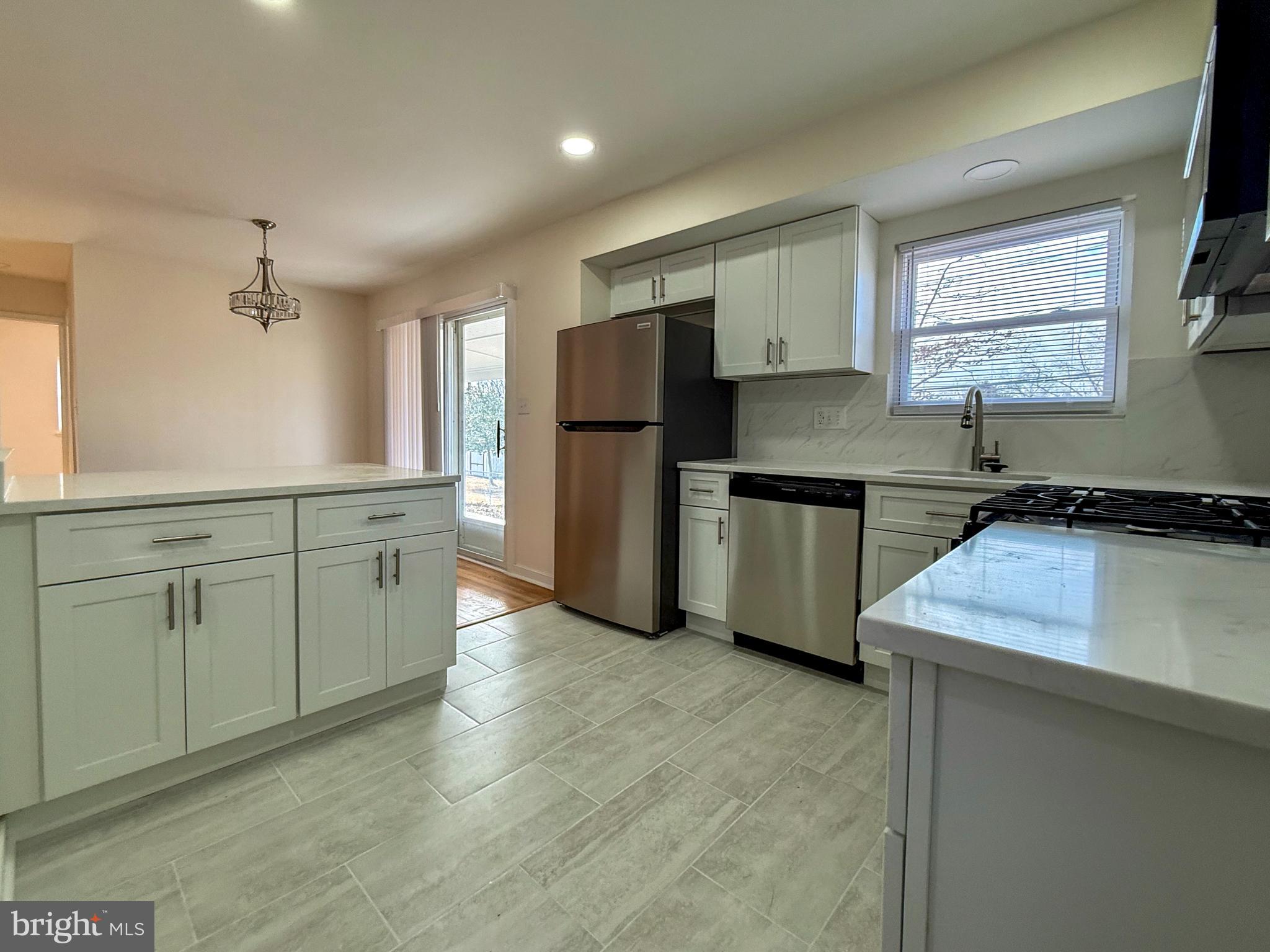 CARROLLWOOD - Residential