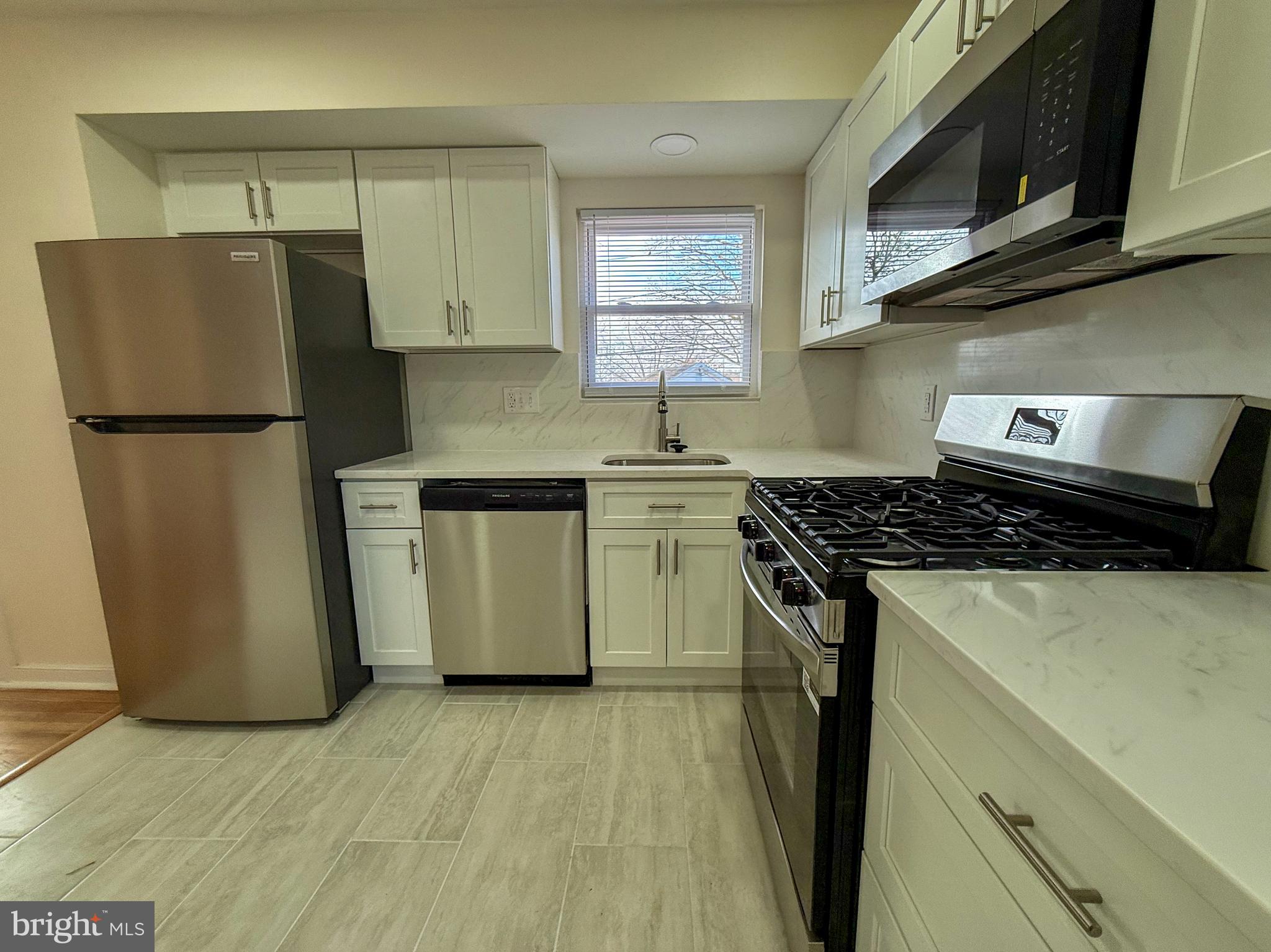 CARROLLWOOD - Residential