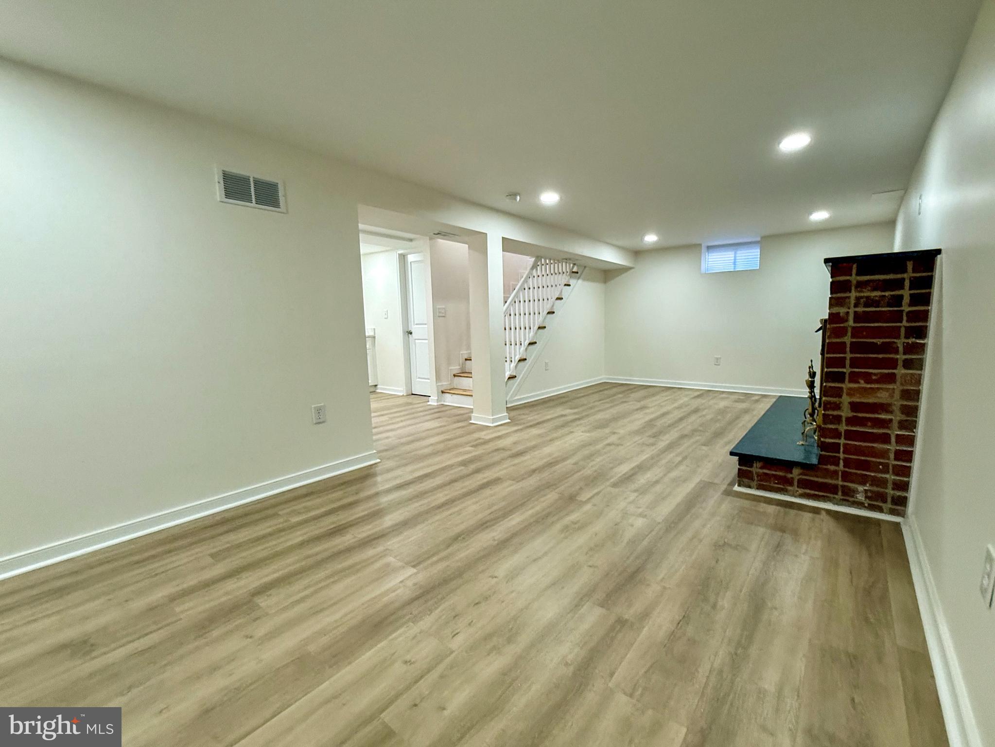 CARROLLWOOD - Residential