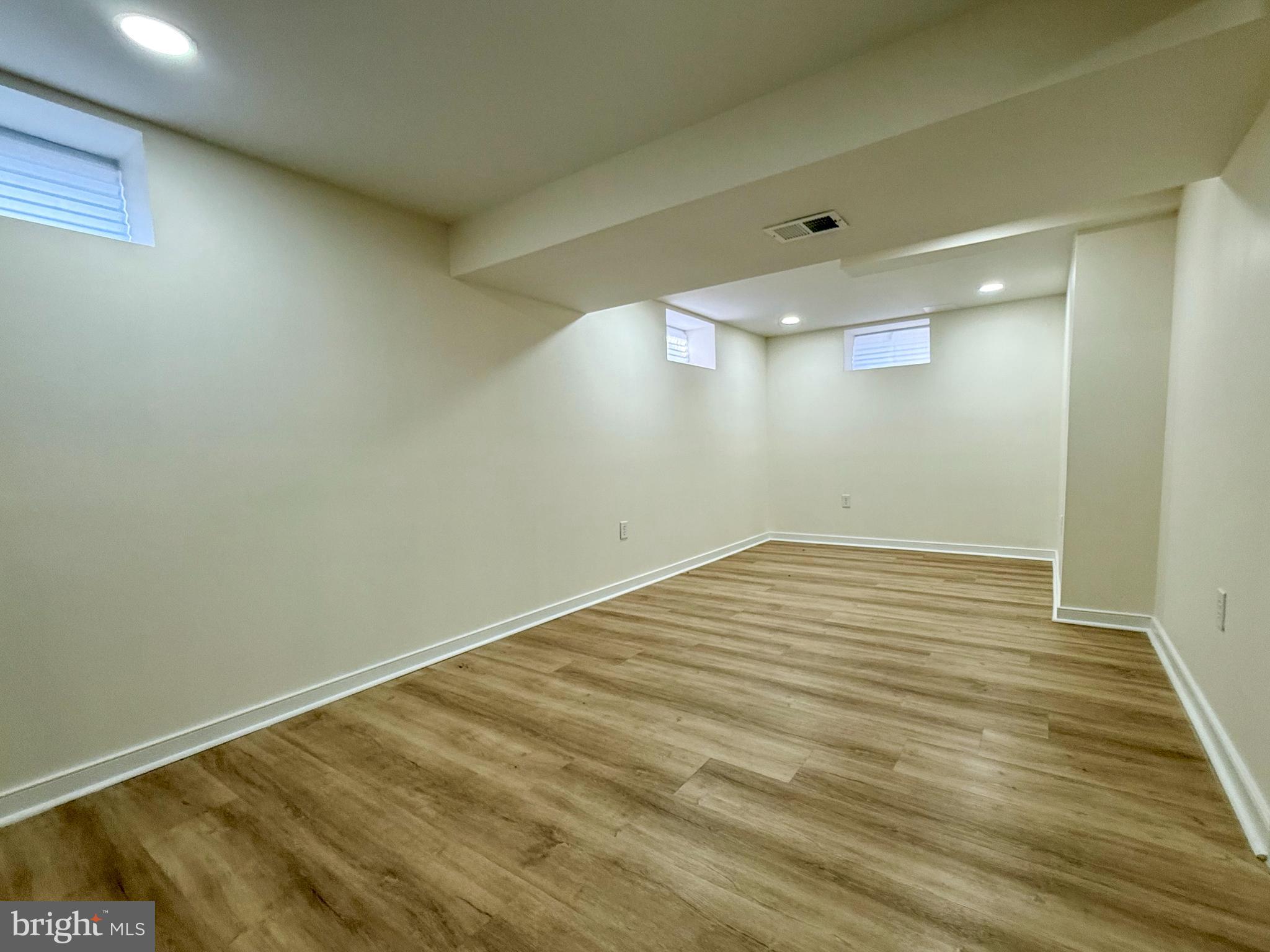 CARROLLWOOD - Residential